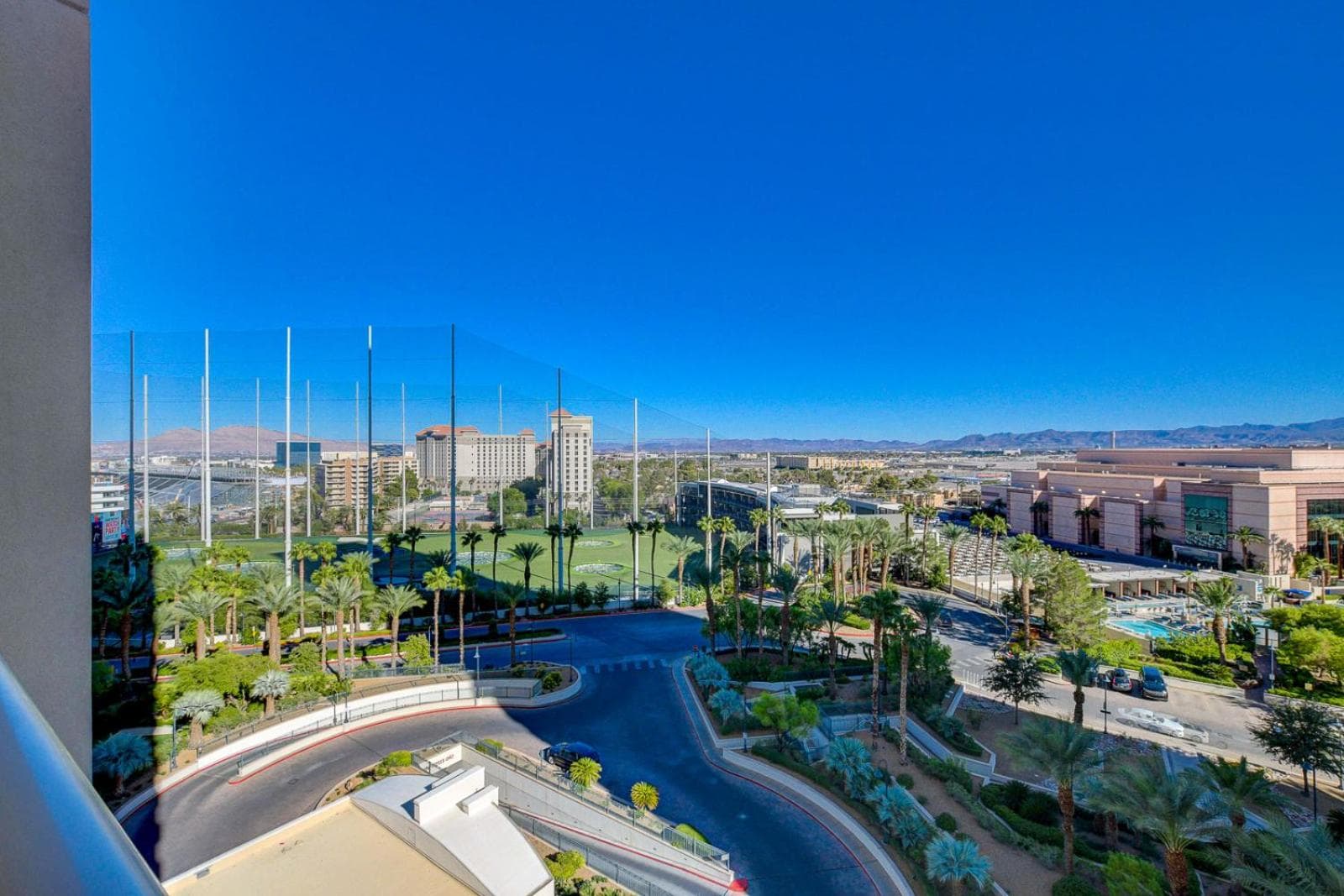The Signature Escape at MGM Signature Tower 2 5 MIN WALK FROM F1 GRANDSTAND gallery photo in Paradise, NV — image 4