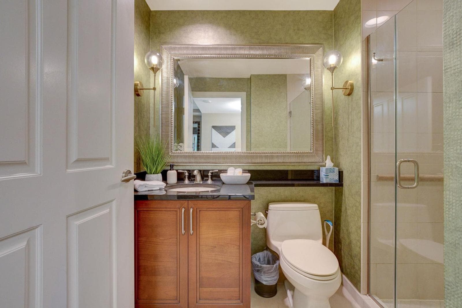 The Esme Suite at MGM Signature 5 MIN WALK FROM F1 GRANDSTAND Located at Tower 2 gallery photo in Paradise, NV — image 9