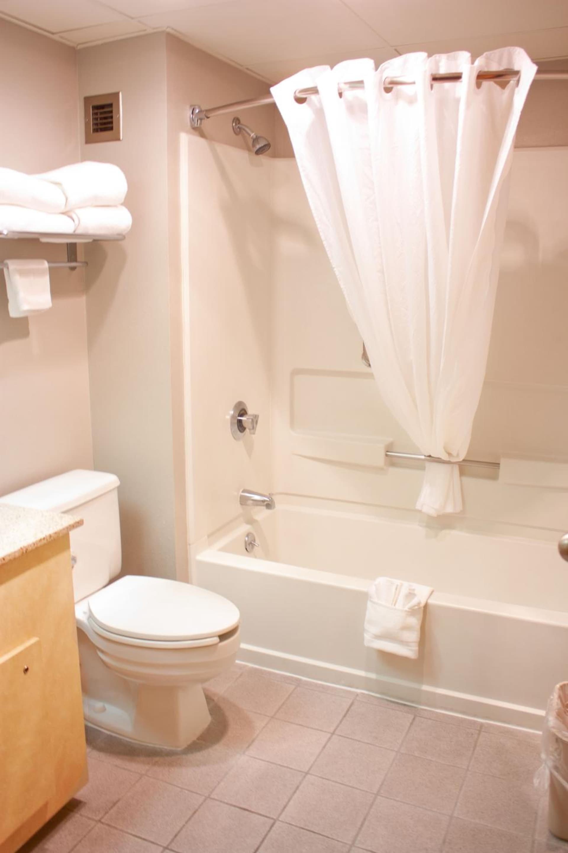 New Victorian Inn & Suites Omaha gallery photo in Omaha, NE — image 10