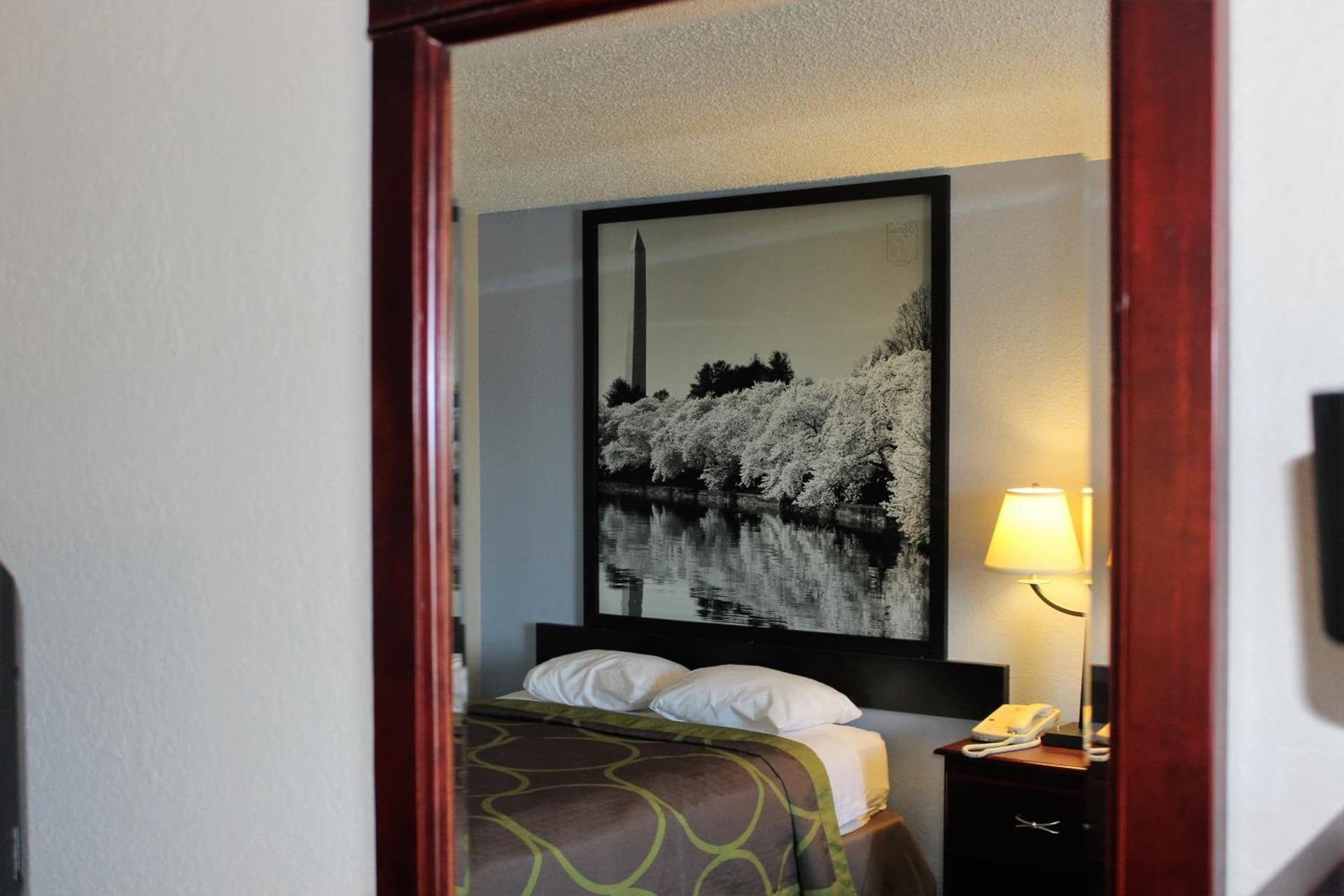 Super 8 by Wyndham Tuscaloosa gallery photo in Tuscaloosa, AL — image 39