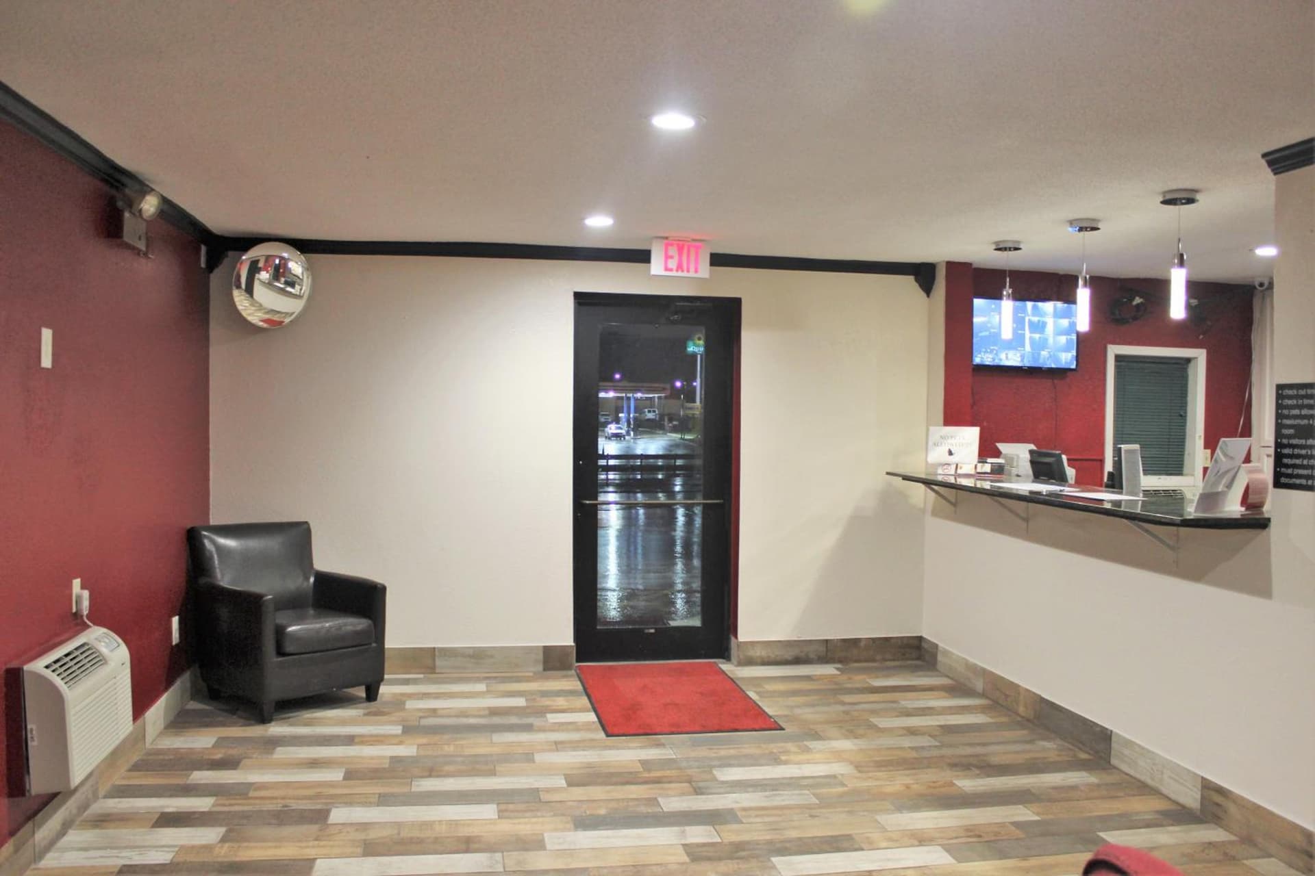 Super 8 by Wyndham Tuscaloosa gallery photo in Tuscaloosa, AL — image 18
