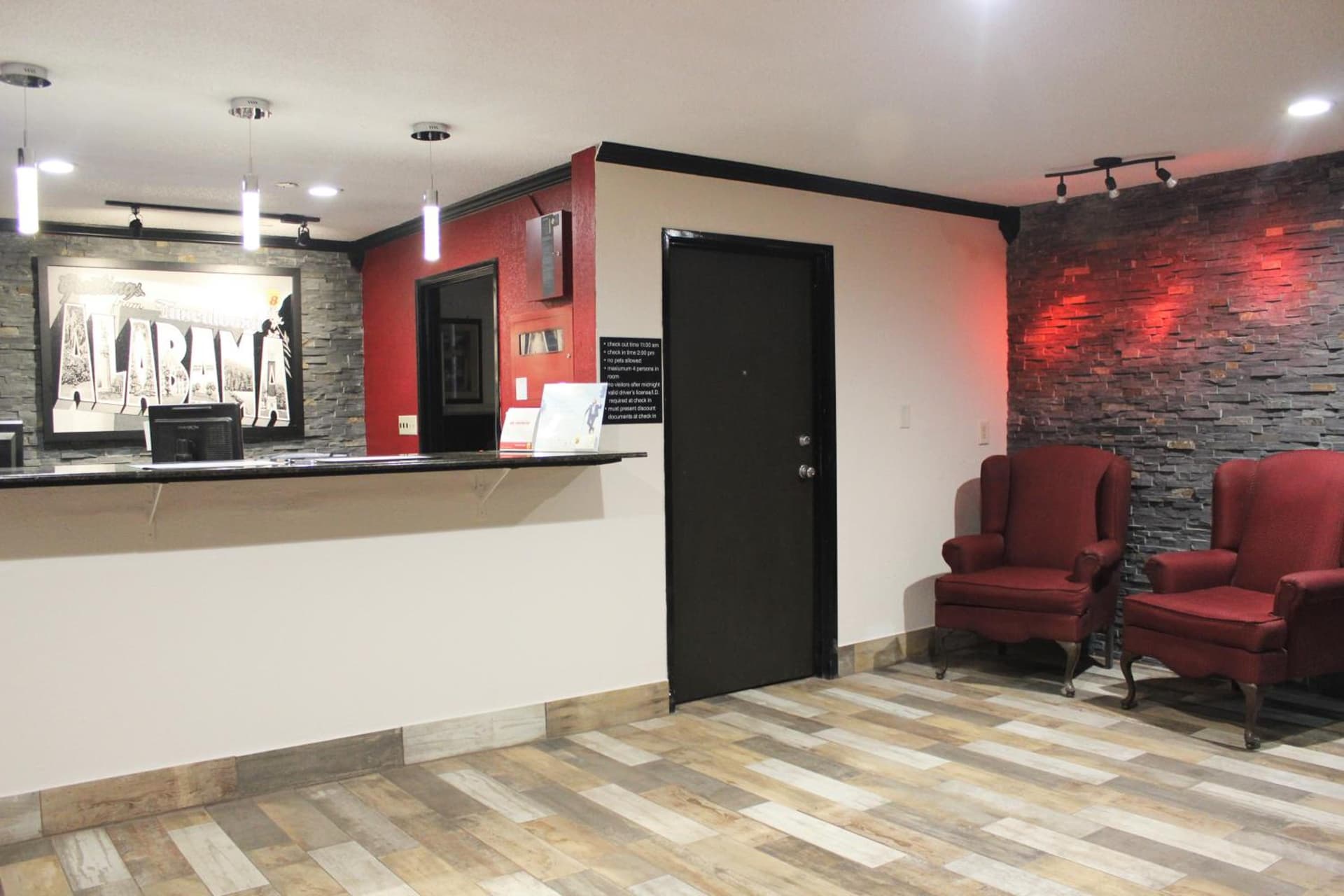 Super 8 by Wyndham Tuscaloosa property views in Tuscaloosa, AL — gallery photo 3