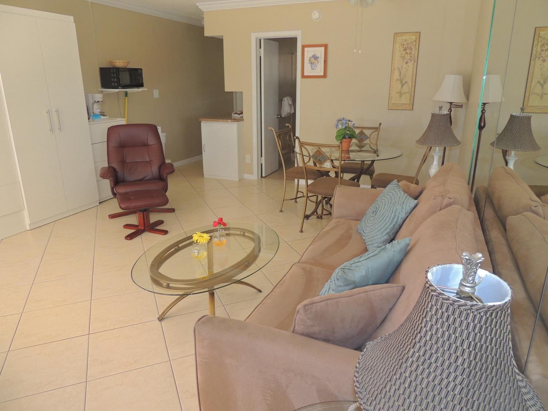Aqua Mar Condos gallery photo in Pompano Beach, FL — image 11