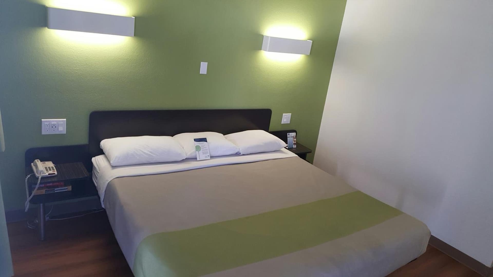 Motel 6-El Paso, TX - West property views in El Paso, TX — gallery photo 3