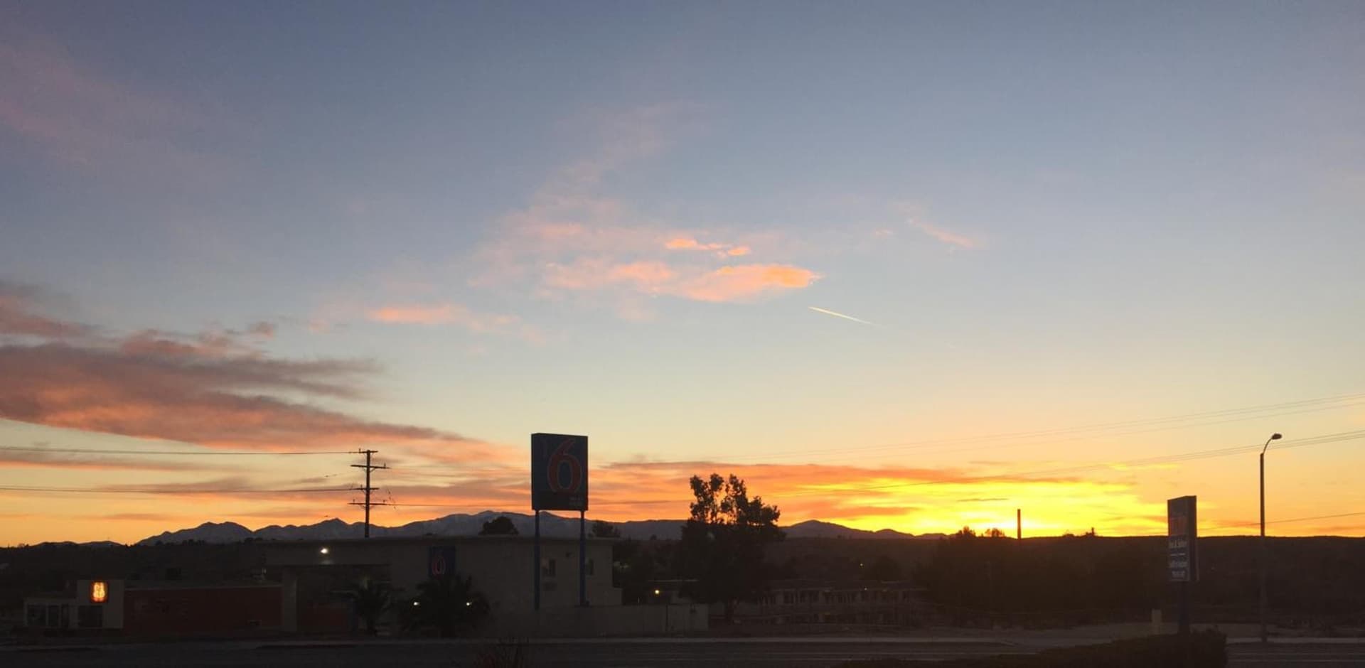 Hilltop Inn & Suites property views in Victorville, CA — gallery photo 3
