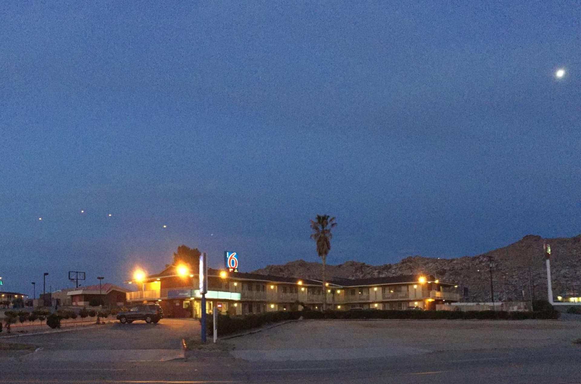 Hilltop Inn & Suites gallery photo in Victorville, CA — image 13