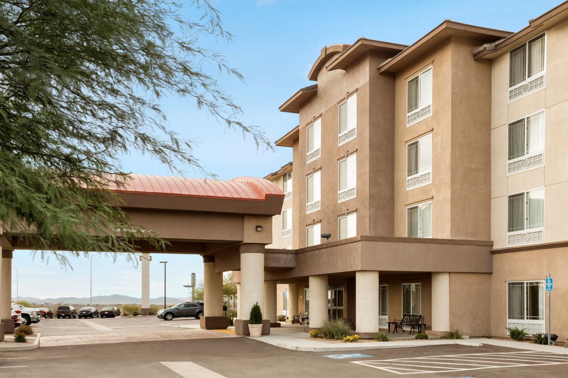 Holiday Inn & Suites - Barstow by IHG interior in Barstow, CA — gallery photo 2