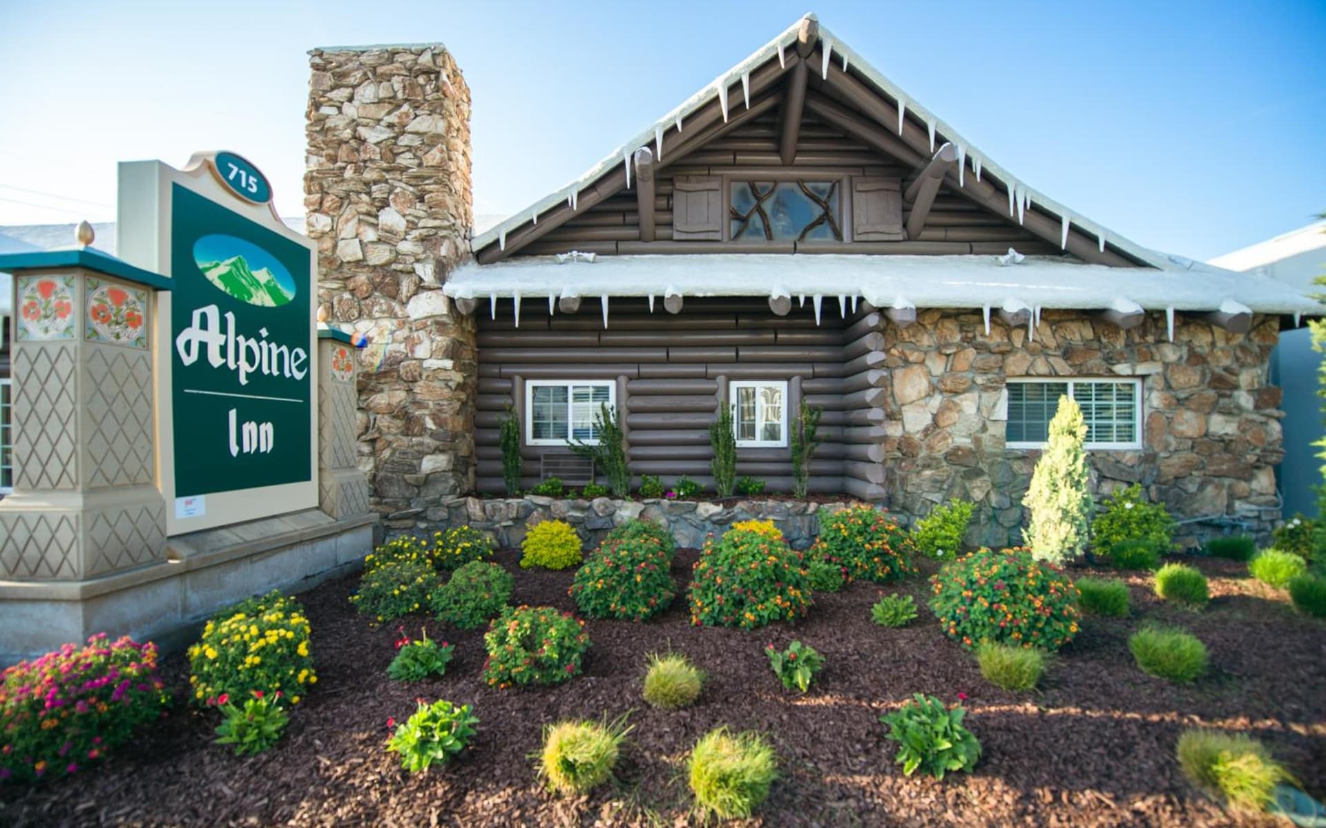 Alpine Inn near Convention Center and the Park featured exterior or lobby in Anaheim, CA — similar hotel