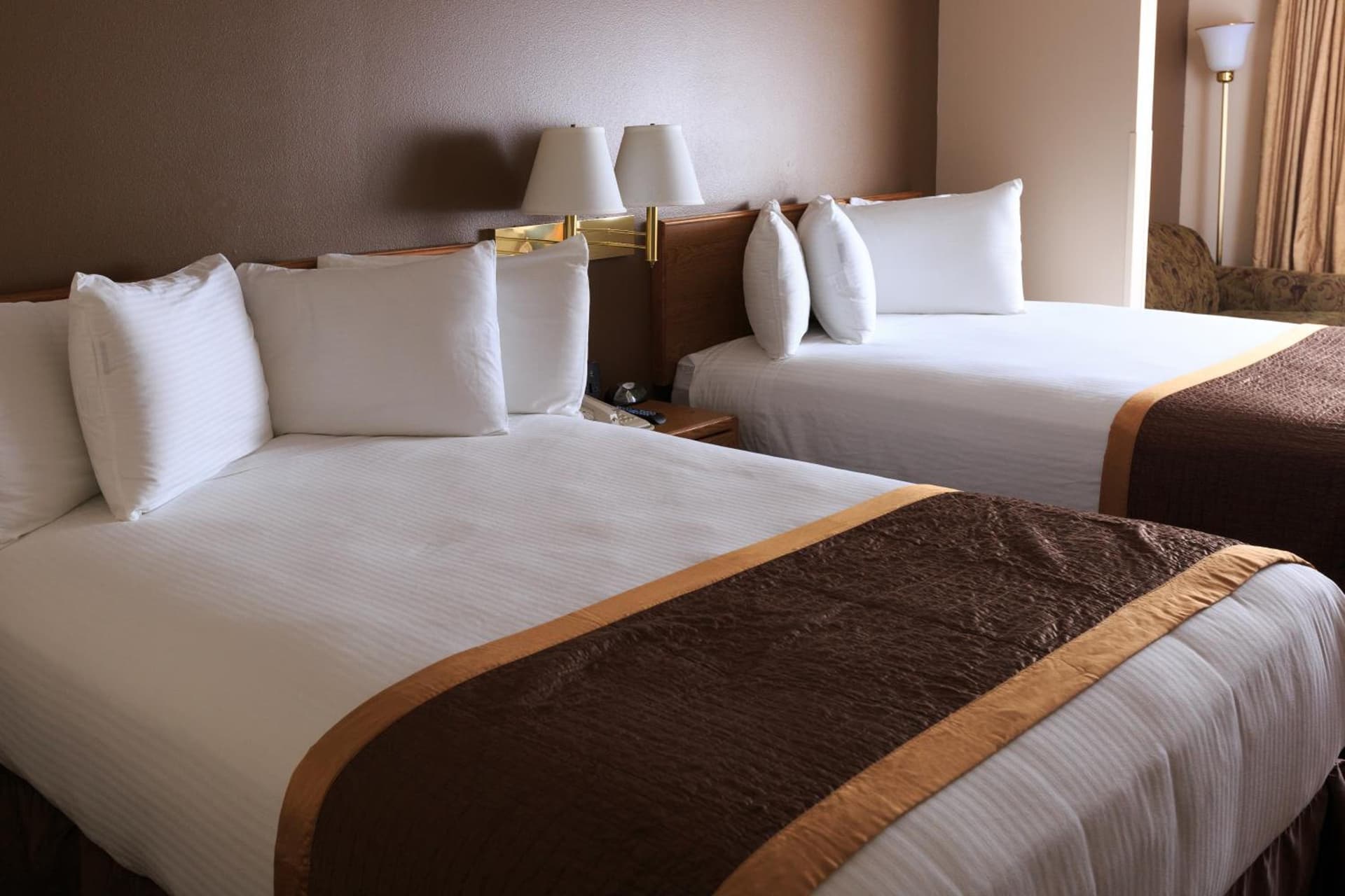 New Victorian Inn & Suites Lincoln gallery photo in Lincoln, NE — image 12