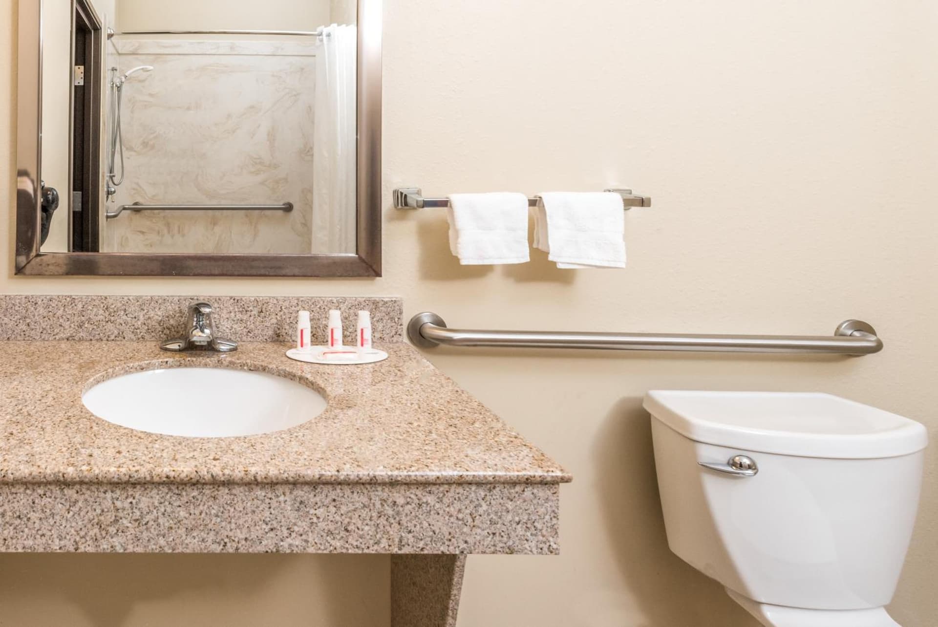 Ramada by Wyndham College Station gallery photo in College Station, TX — image 44