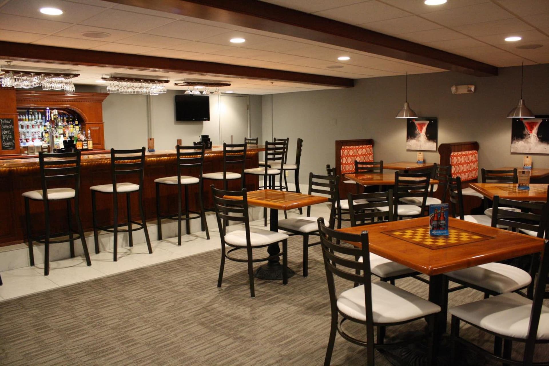 Schoenbrunn Inn gallery photo in New Philadelphia, OH — image 28