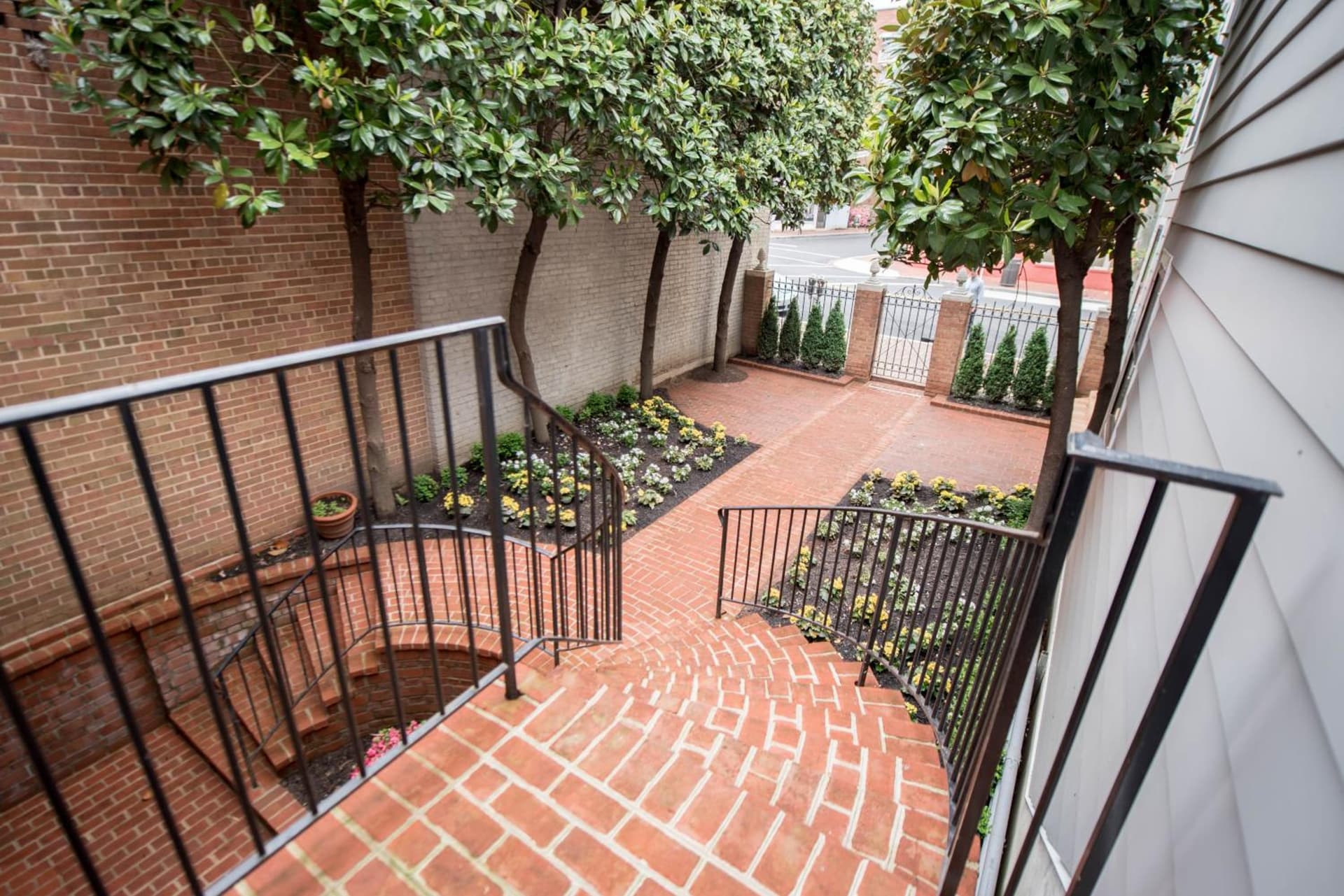 The Poppy Georgetown Guesthouse and Gardens gallery photo in Washington, DC — image 45