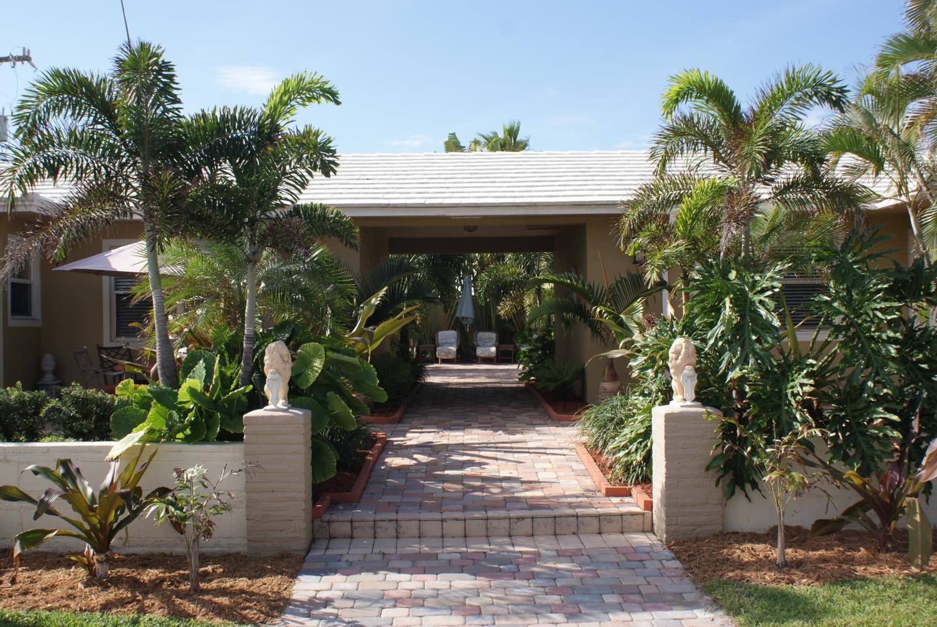 Atlantic Shores Vacation Villas featured exterior or lobby in Palm Beach Shores, FL — similar hotel