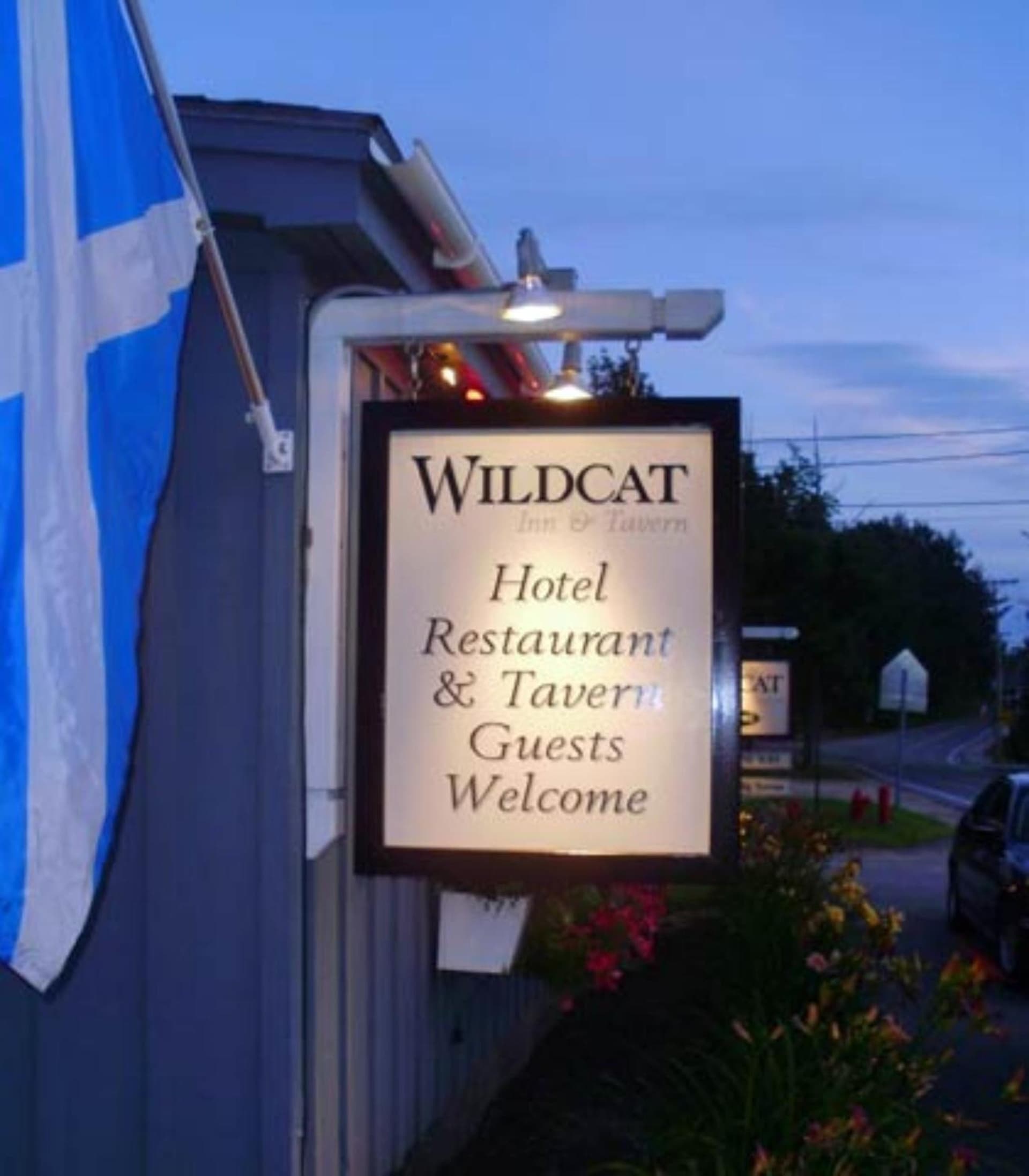 Wildcat Inn and Tavern interior in Jackson — gallery photo 2