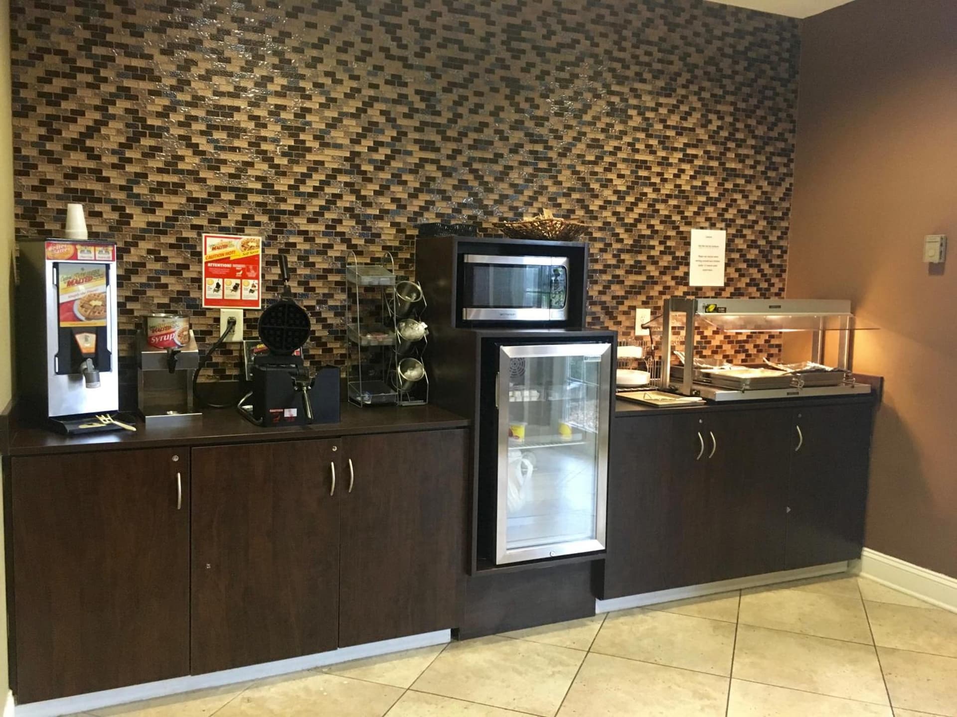 Microtel by Wyndham Perry National Fairground Area I-75 interior in Perry, GA — gallery photo 2