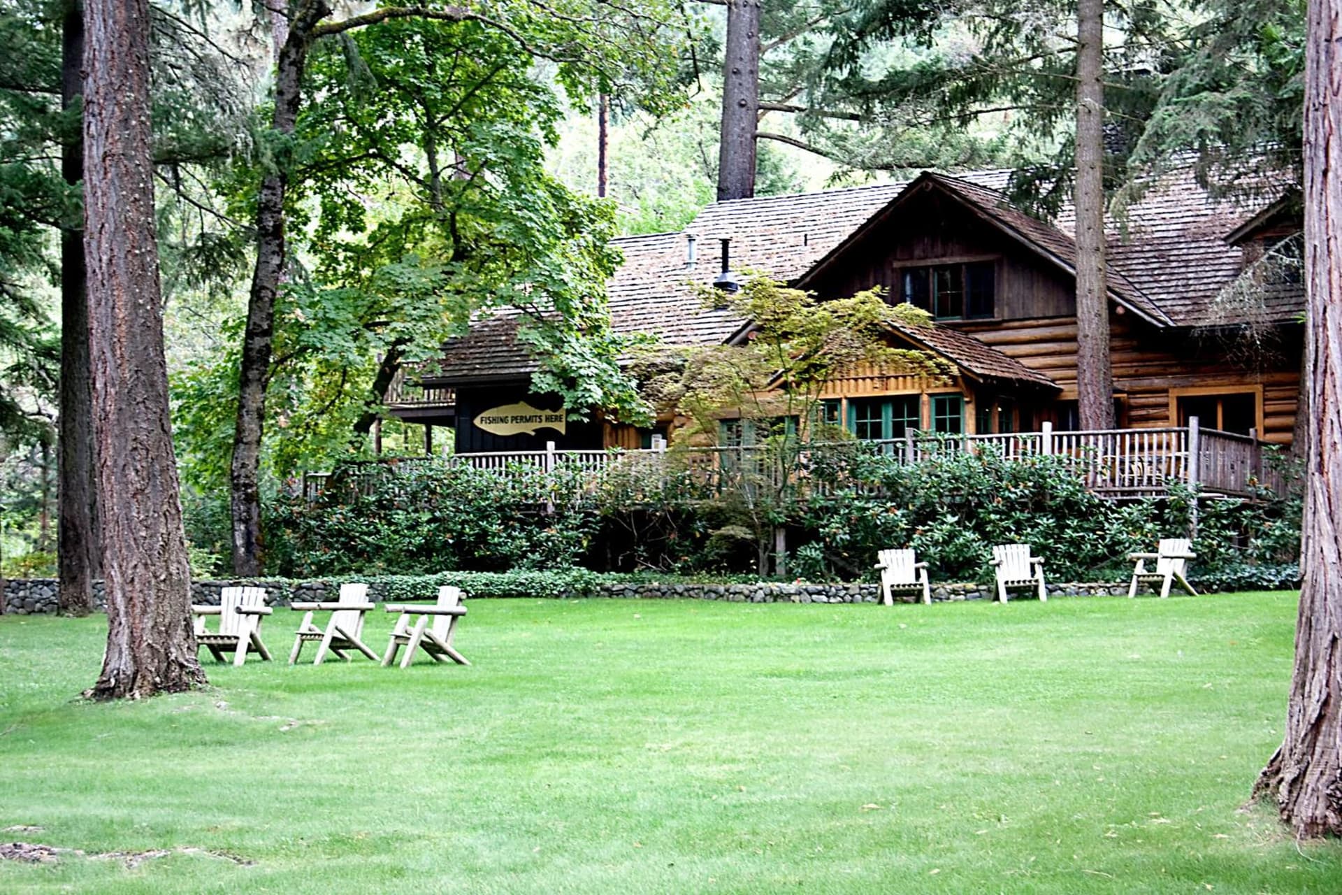 Weasku Inn property views in Grants Pass, OR — gallery photo 3