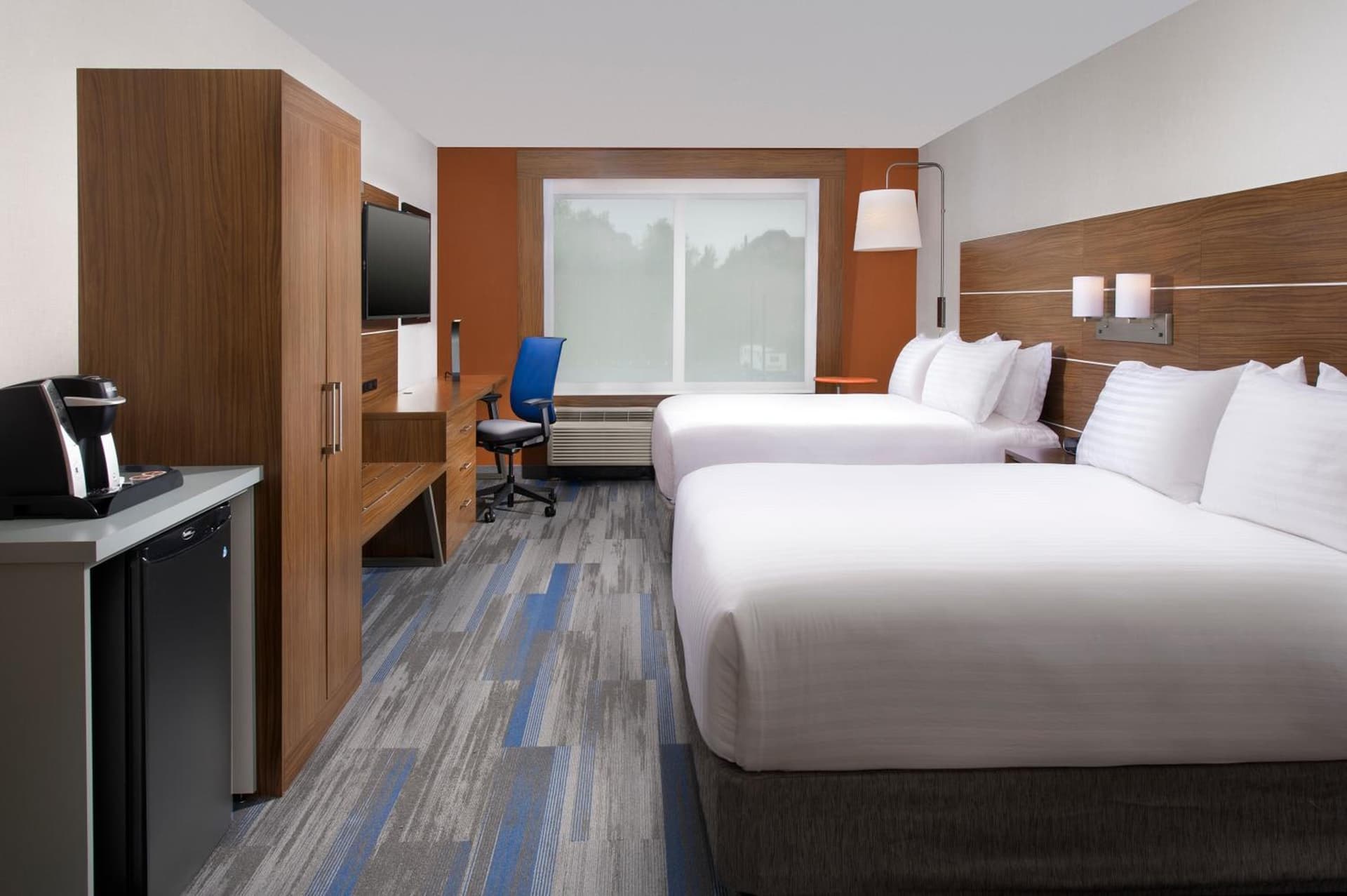 Holiday Inn Express & Suites by IHG Altoona by IHG interior in Altoona, PA — gallery photo 2