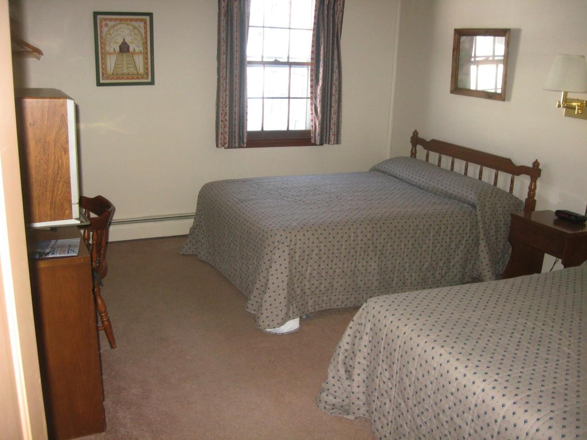 Big Bears Lodge property views in West Dover — gallery photo 3