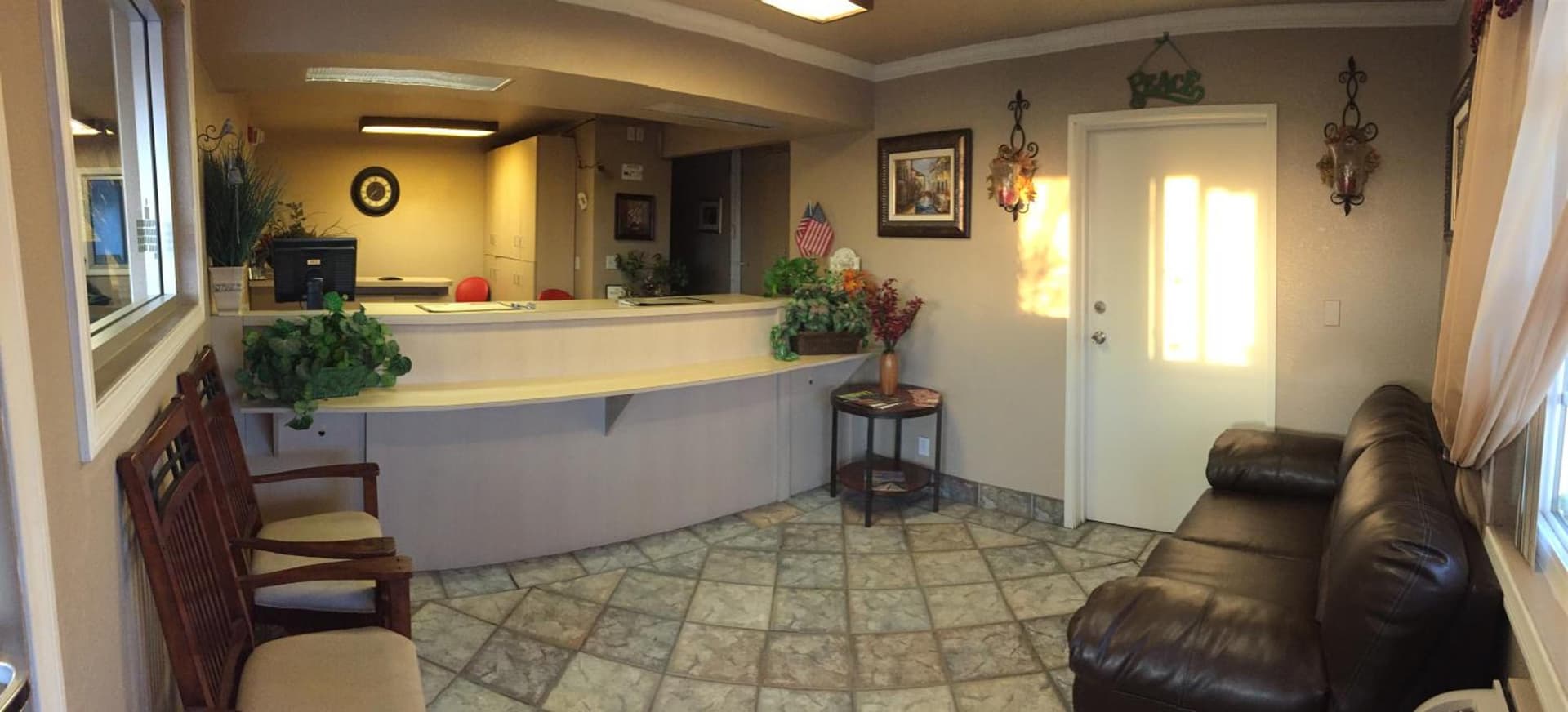 Hilltop Inn & Suites gallery photo in Victorville, CA — image 5