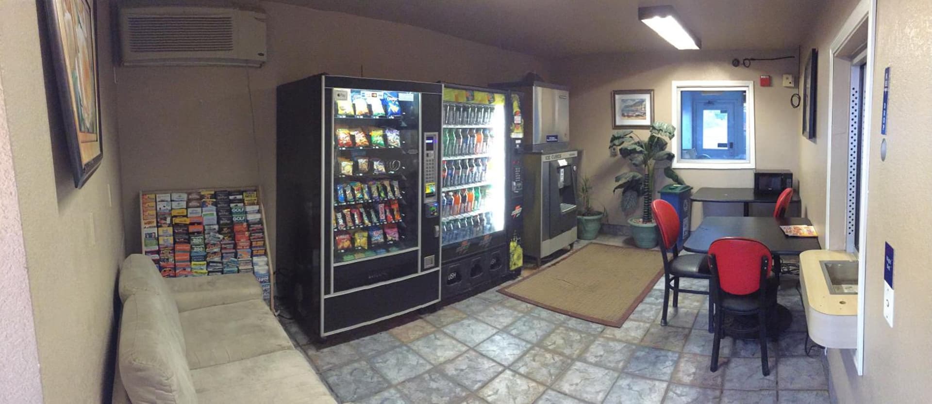 Hilltop Inn & Suites gallery photo in Victorville, CA — image 18