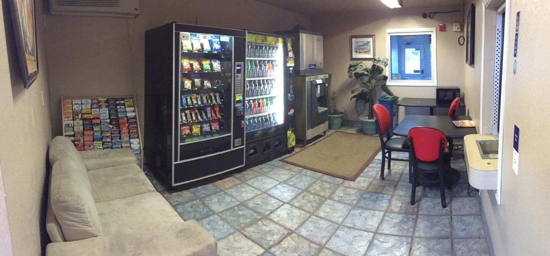 Hilltop Inn & Suites gallery photo in Victorville, CA — image 20