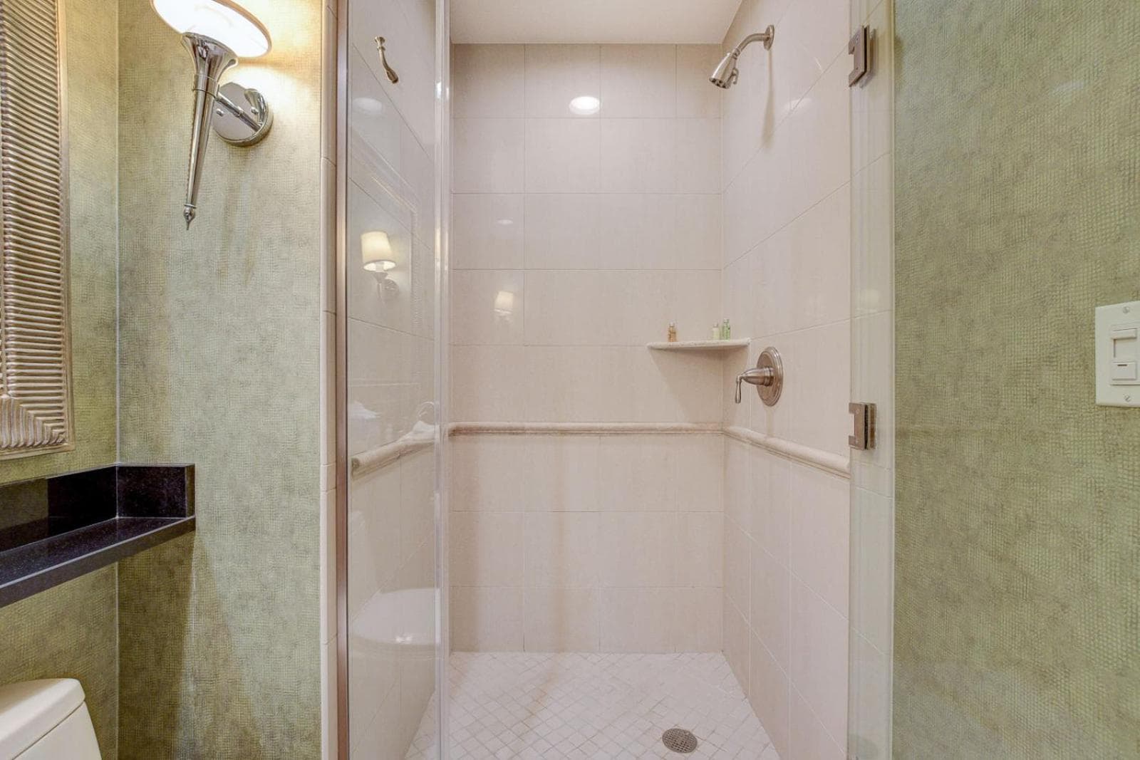 Lumiere Suite at MGM Signature Tower 1 with Balcony 5 MIN WALK FROM F1 GRANDSTAND gallery photo in Paradise, NV — image 75