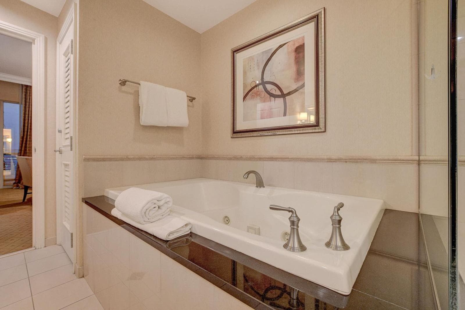 Lumiere Suite at MGM Signature Tower 1 with Balcony 5 MIN WALK FROM F1 GRANDSTAND gallery photo in Paradise, NV — image 16