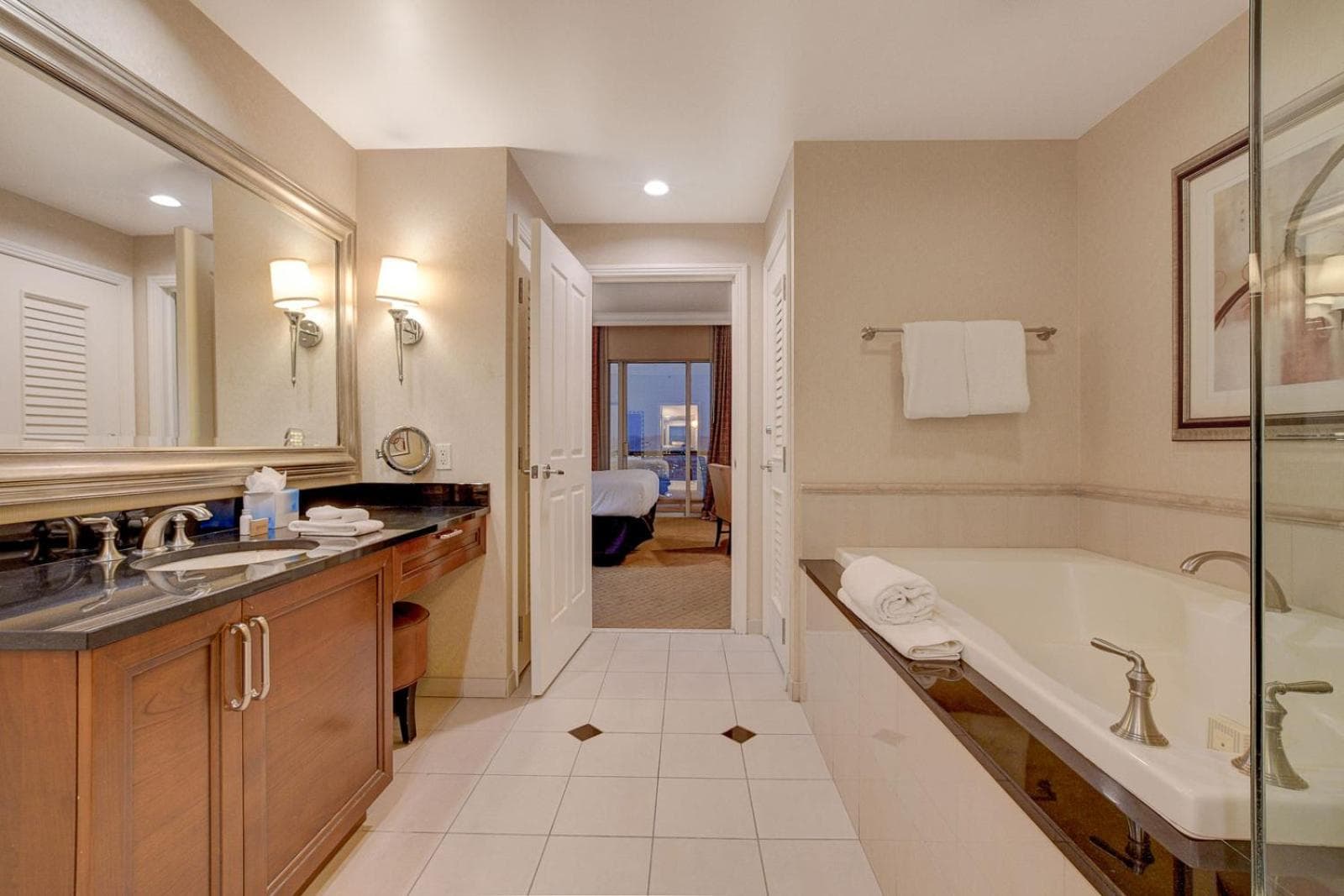 Lumiere Suite at MGM Signature Tower 1 with Balcony 5 MIN WALK FROM F1 GRANDSTAND gallery photo in Paradise, NV — image 69