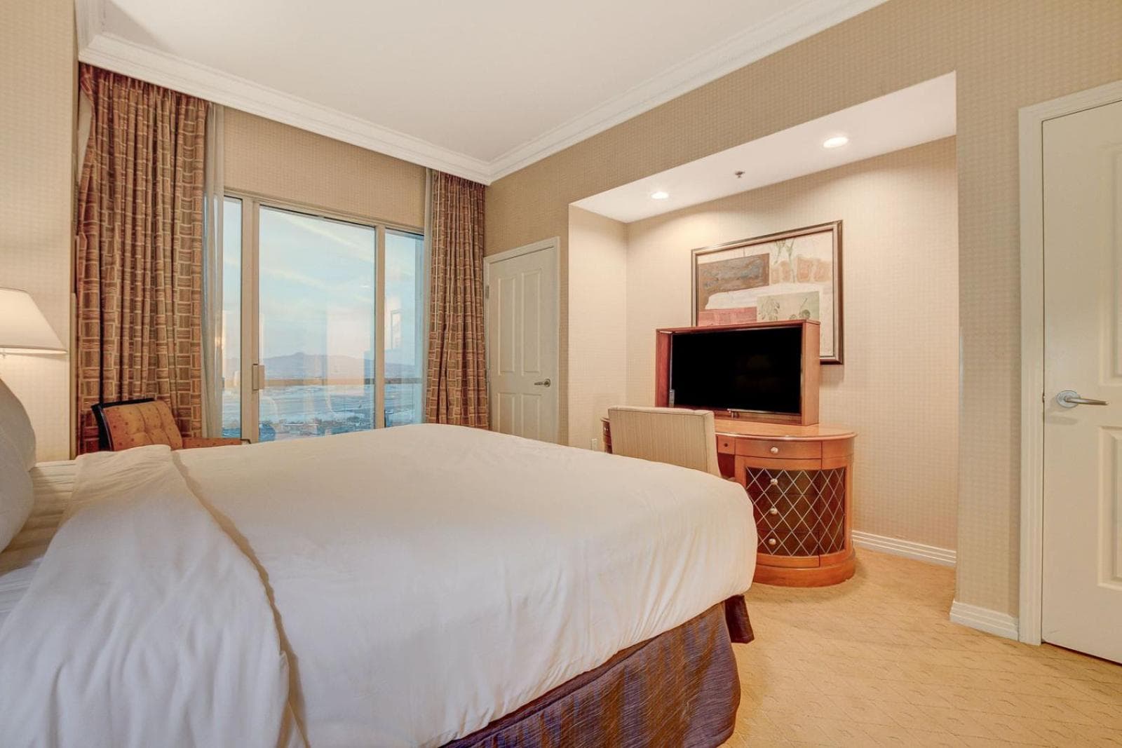Lumiere Suite at MGM Signature Tower 1 with Balcony 5 MIN WALK FROM F1 GRANDSTAND gallery photo in Paradise, NV — image 6