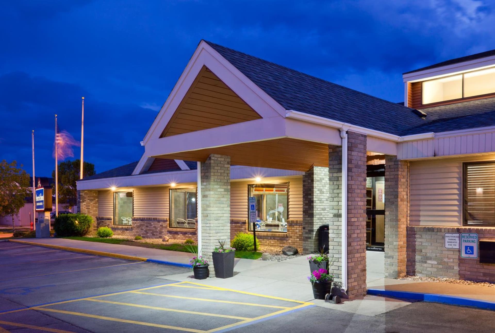 AmericInn by Wyndham Fargo West Acres gallery photo in Fargo, ND — image 22