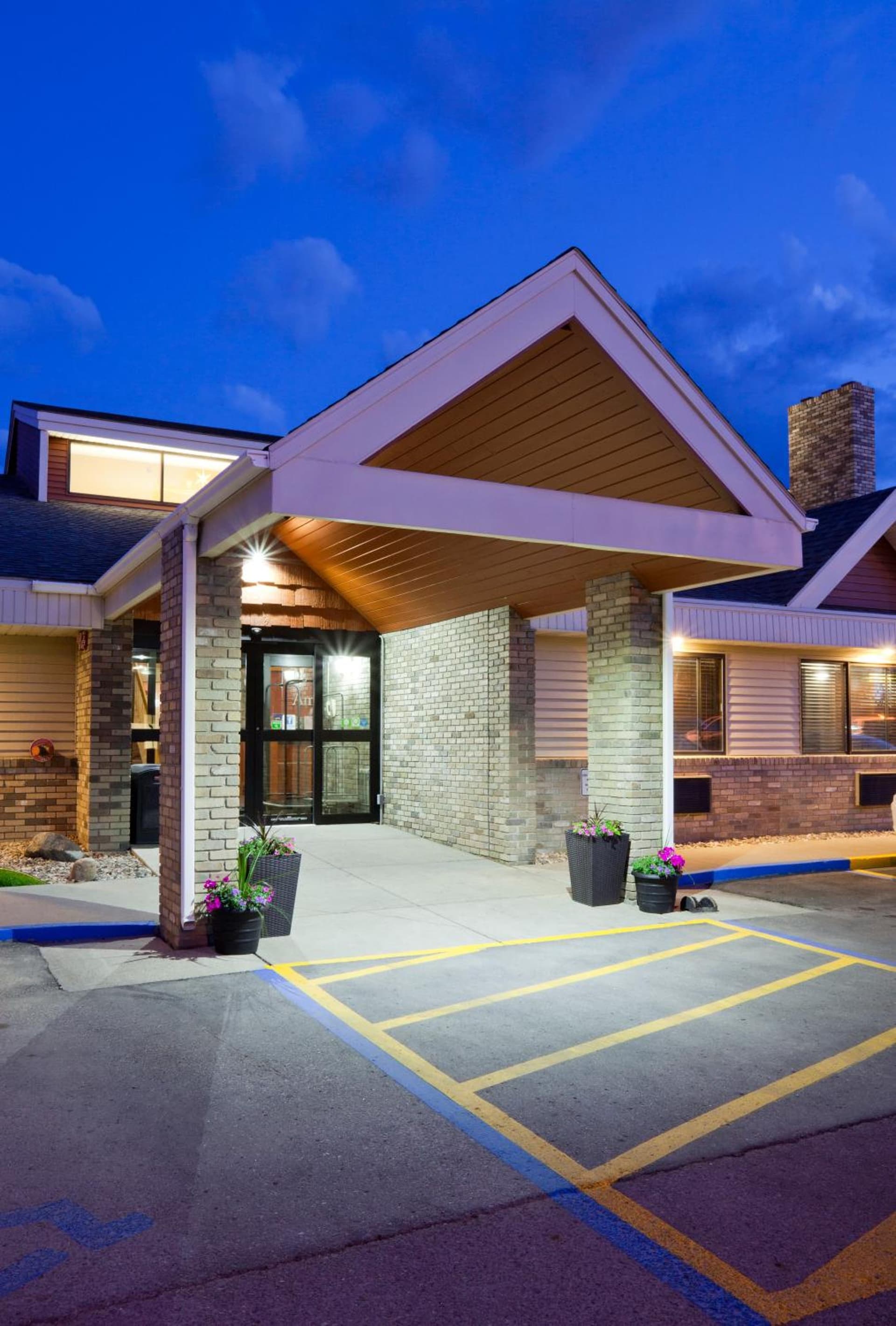 AmericInn by Wyndham Fargo West Acres gallery photo in Fargo, ND — image 44