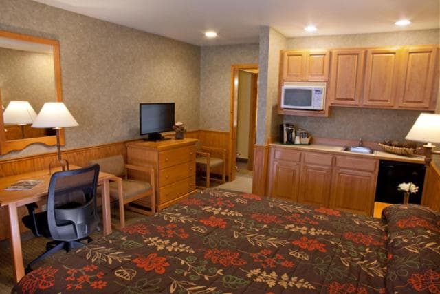 Poulsbo Inn & Suites gallery photo in Poulsbo, WA — image 5