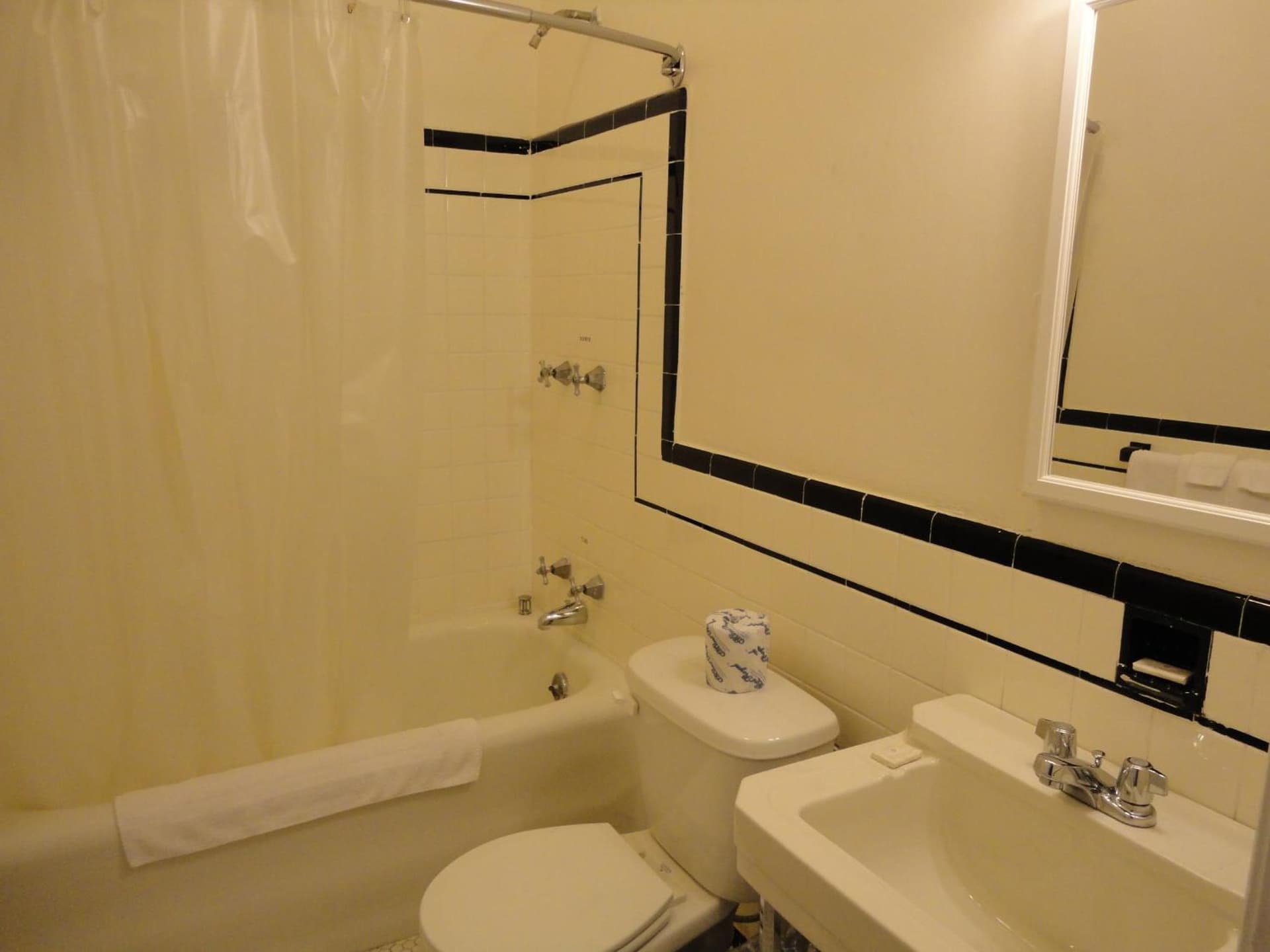 Lenox Hotel and Suites gallery photo in Buffalo, NY — image 18