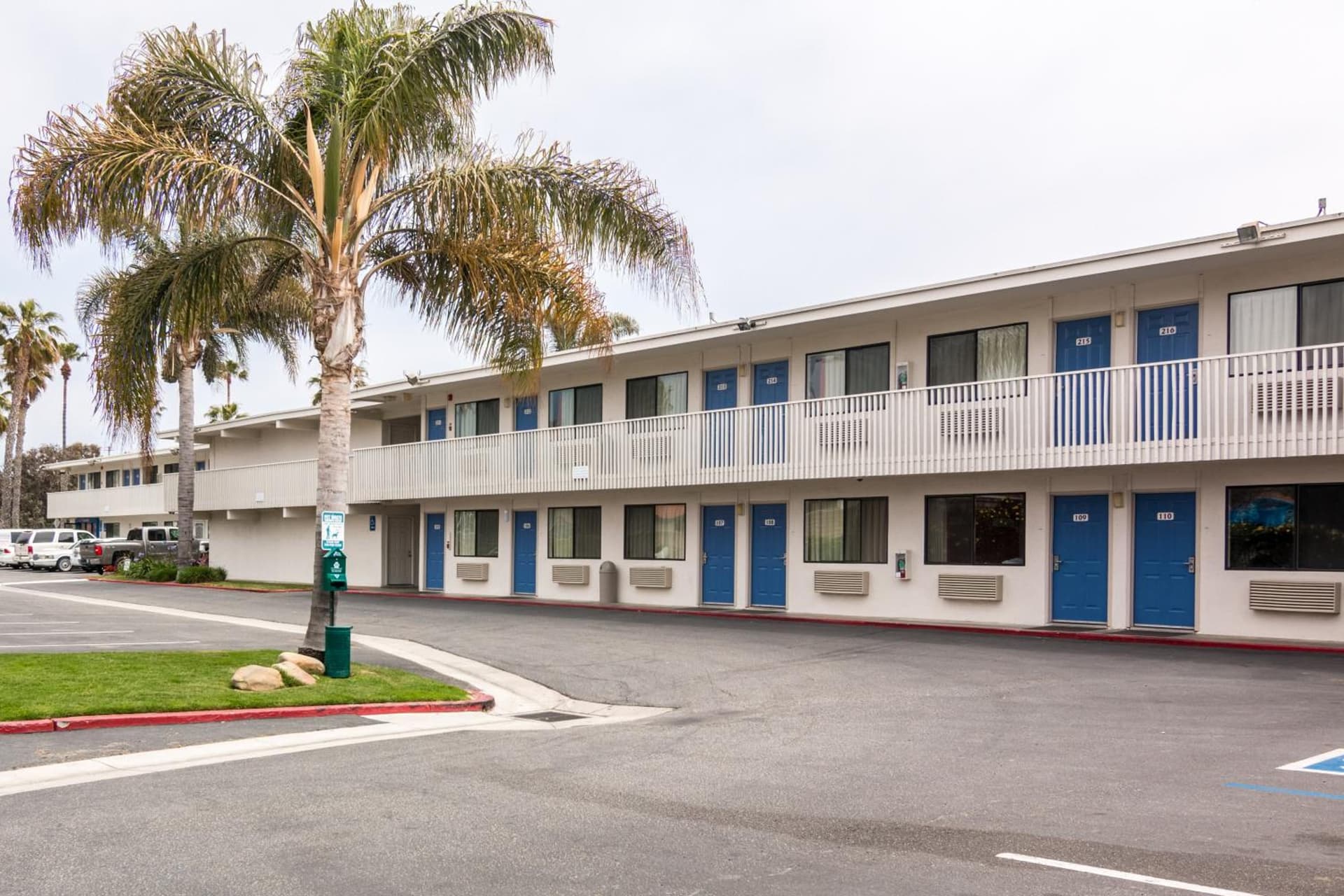 Motel 6-Ventura, CA - Beach interior in Ventura, CA — gallery photo 2
