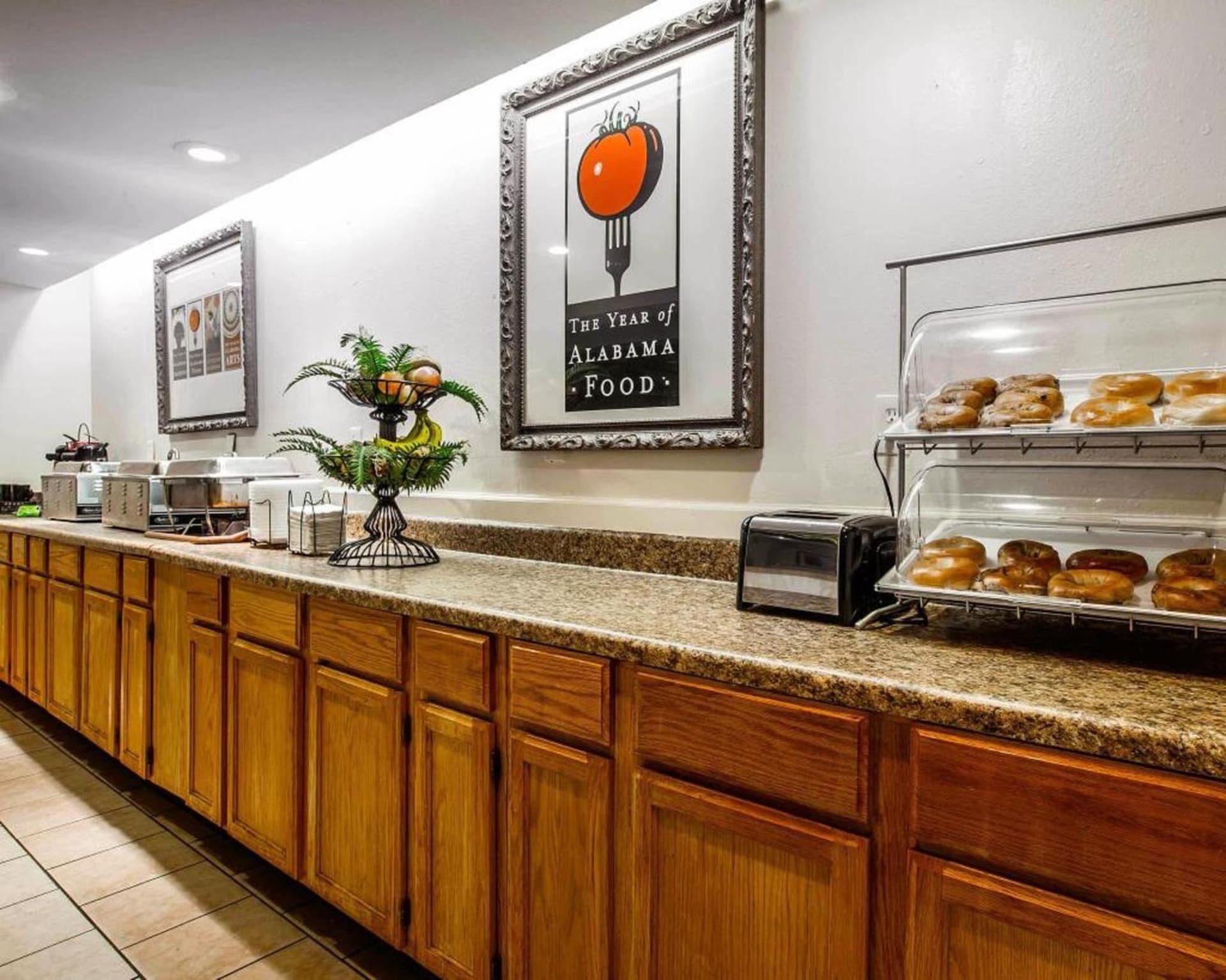 Ramada by Wyndham Birmingham Airport gallery photo in Birmingham, AL — image 28