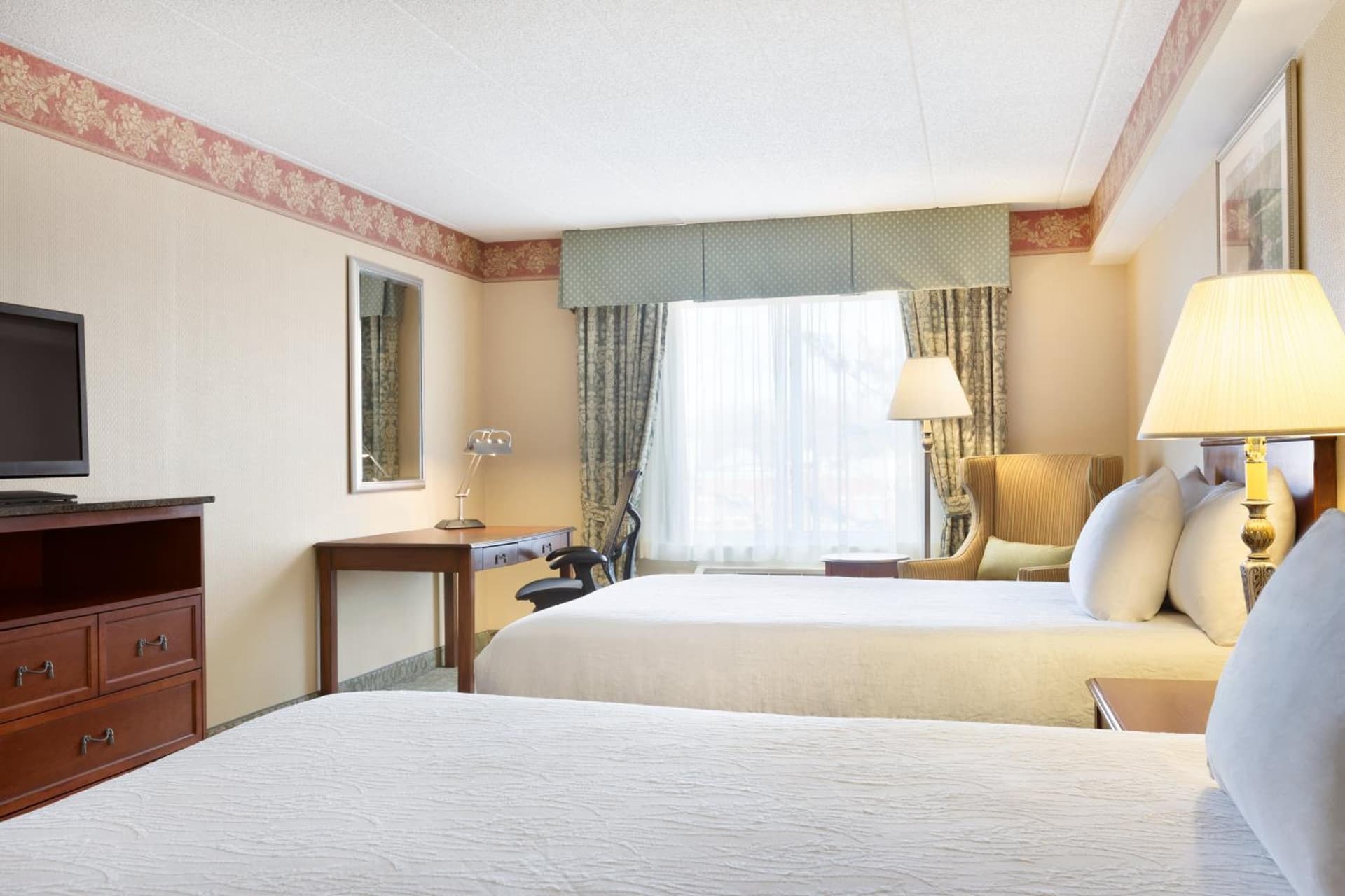 Hilton Garden Inn Fairfax interior in Fairfax, VA — gallery photo 2