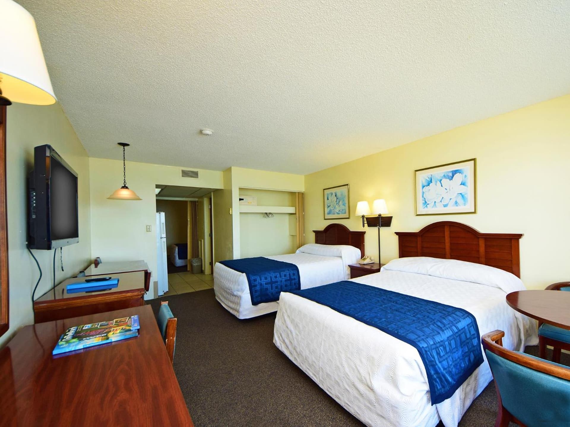 Holiday Sands South interior in Myrtle Beach, SC — gallery photo 2