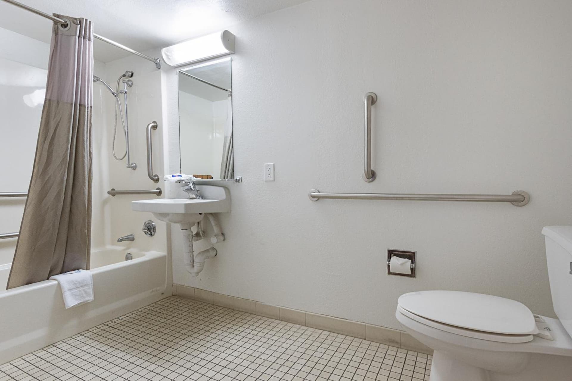 Motel 6-Mesa, AZ - South gallery photo in Mesa, AZ — image 52