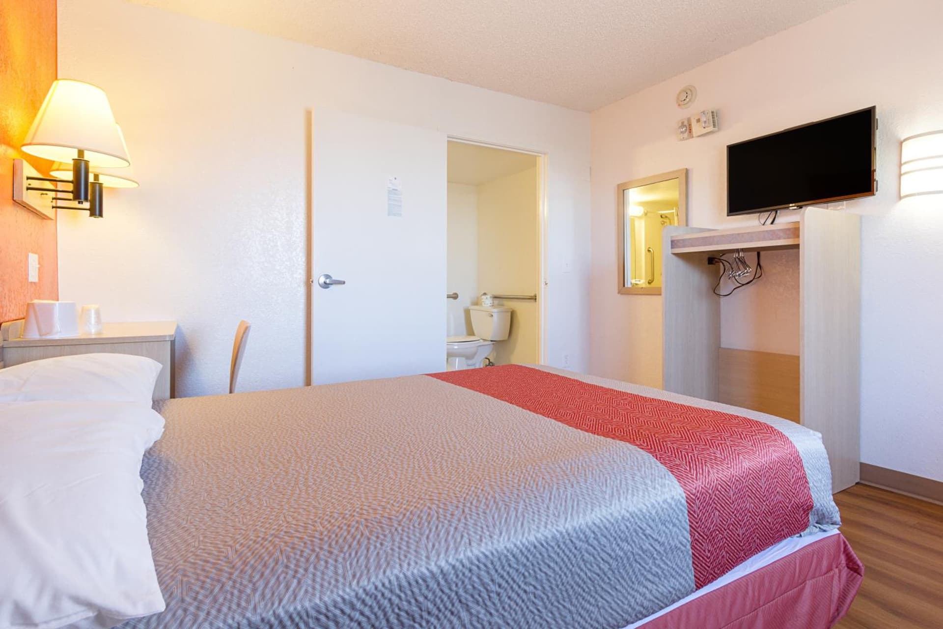 Motel 6-Mesa, AZ - South gallery photo in Mesa, AZ — image 19