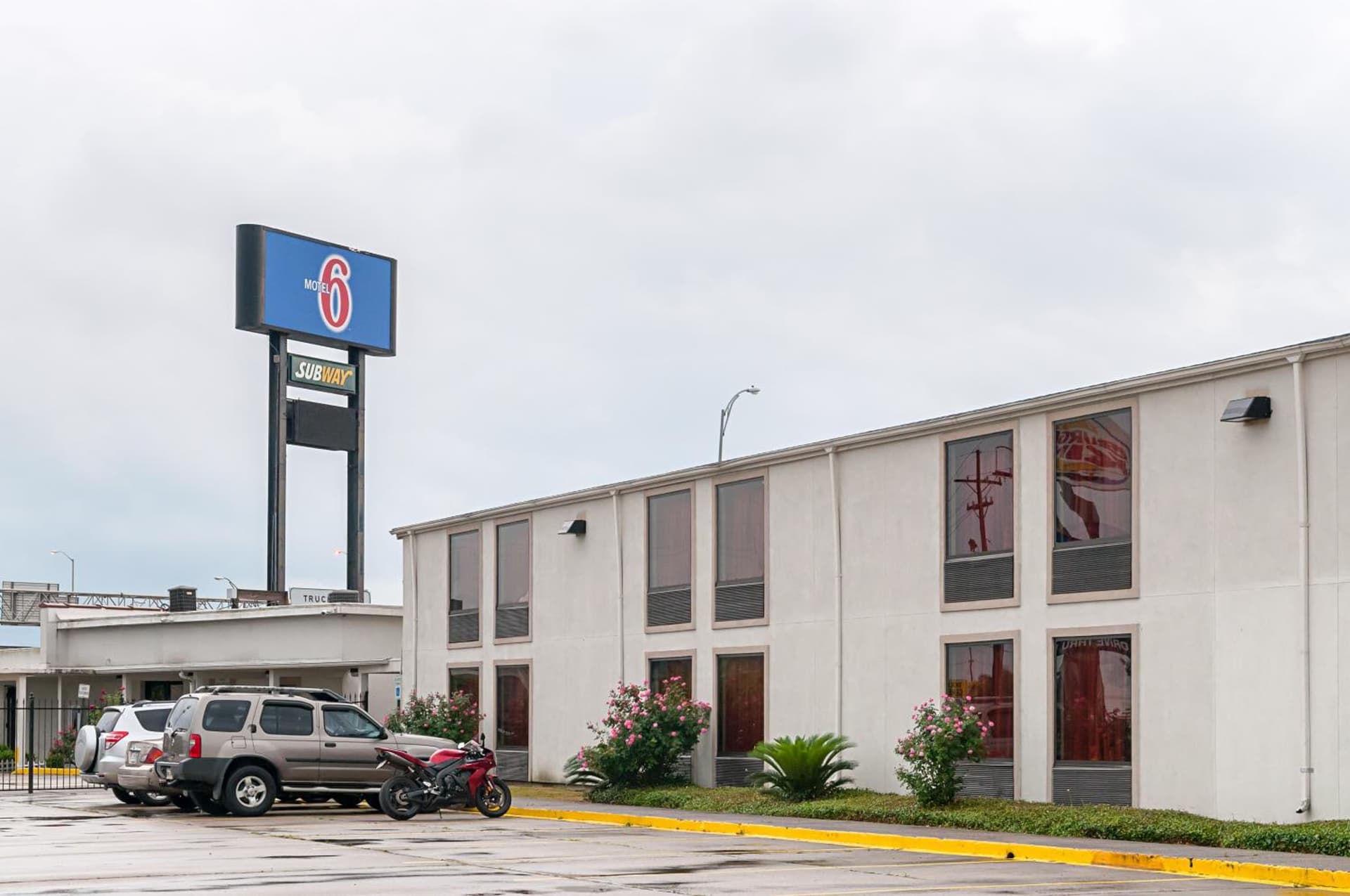 Motel 6-New Orleans, LA - Near Downtown interior in New Orleans, LA — gallery photo 2