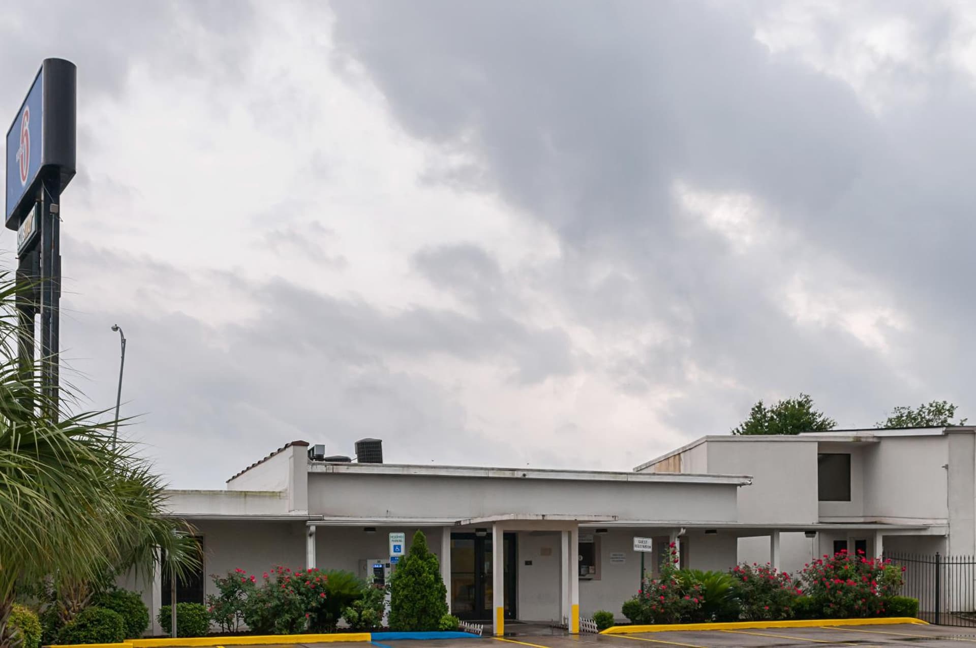 Motel 6-New Orleans, LA - Near Downtown property views in New Orleans, LA — gallery photo 3