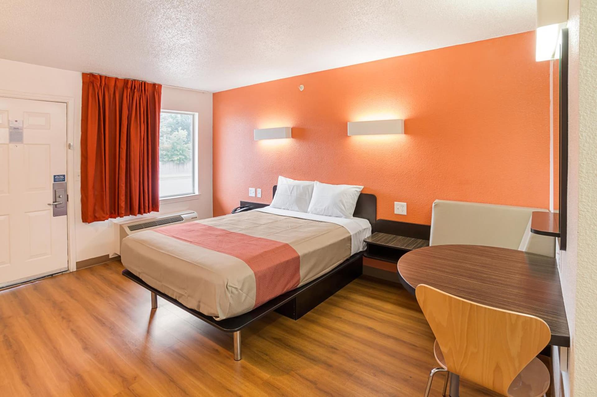 Motel 6-Grand Prairie, TX - Near Six Flags Drive gallery photo in Grand Prairie, TX — image 29