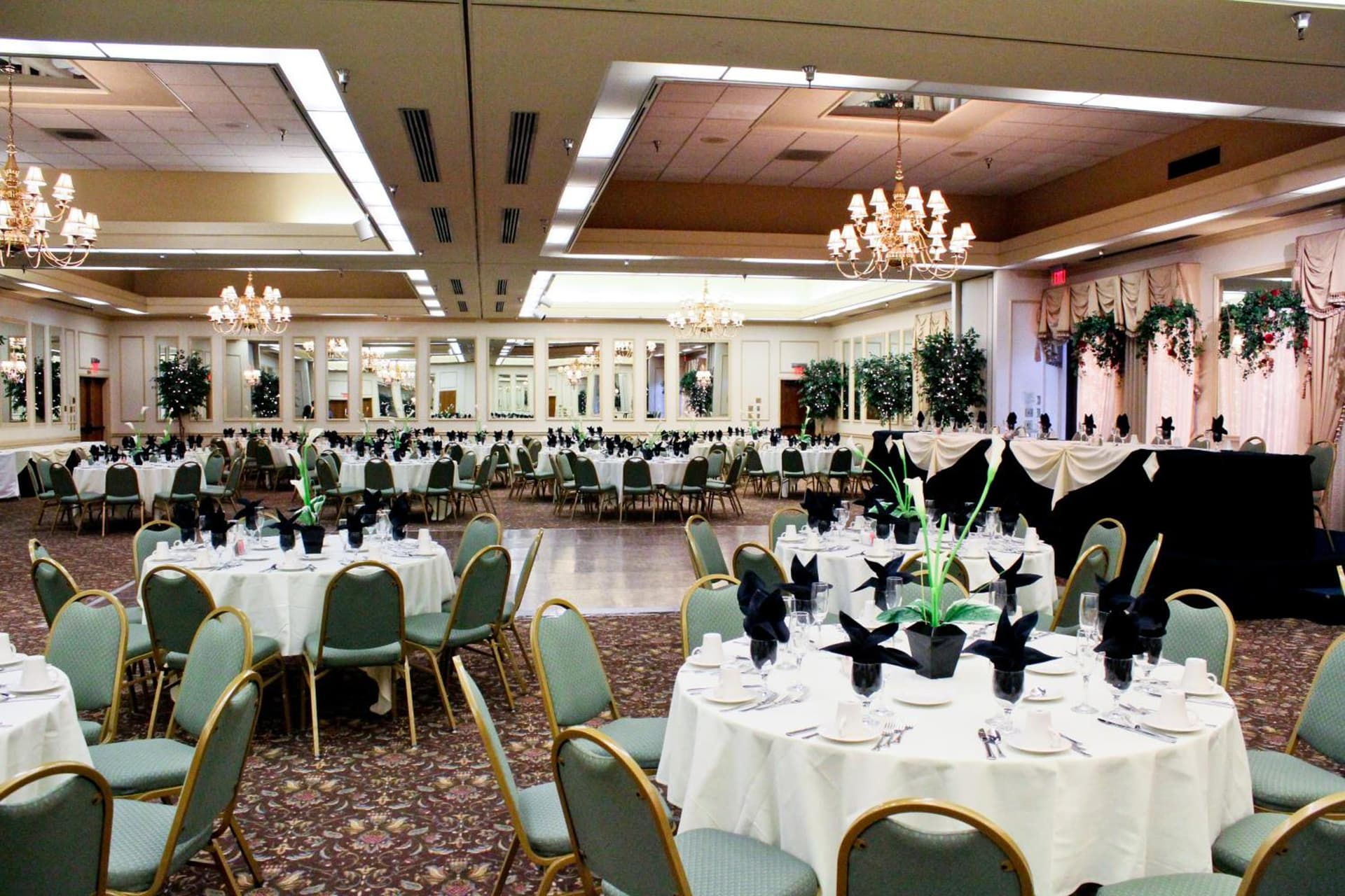 University Square Hotel property views in Fresno, CA — gallery photo 3
