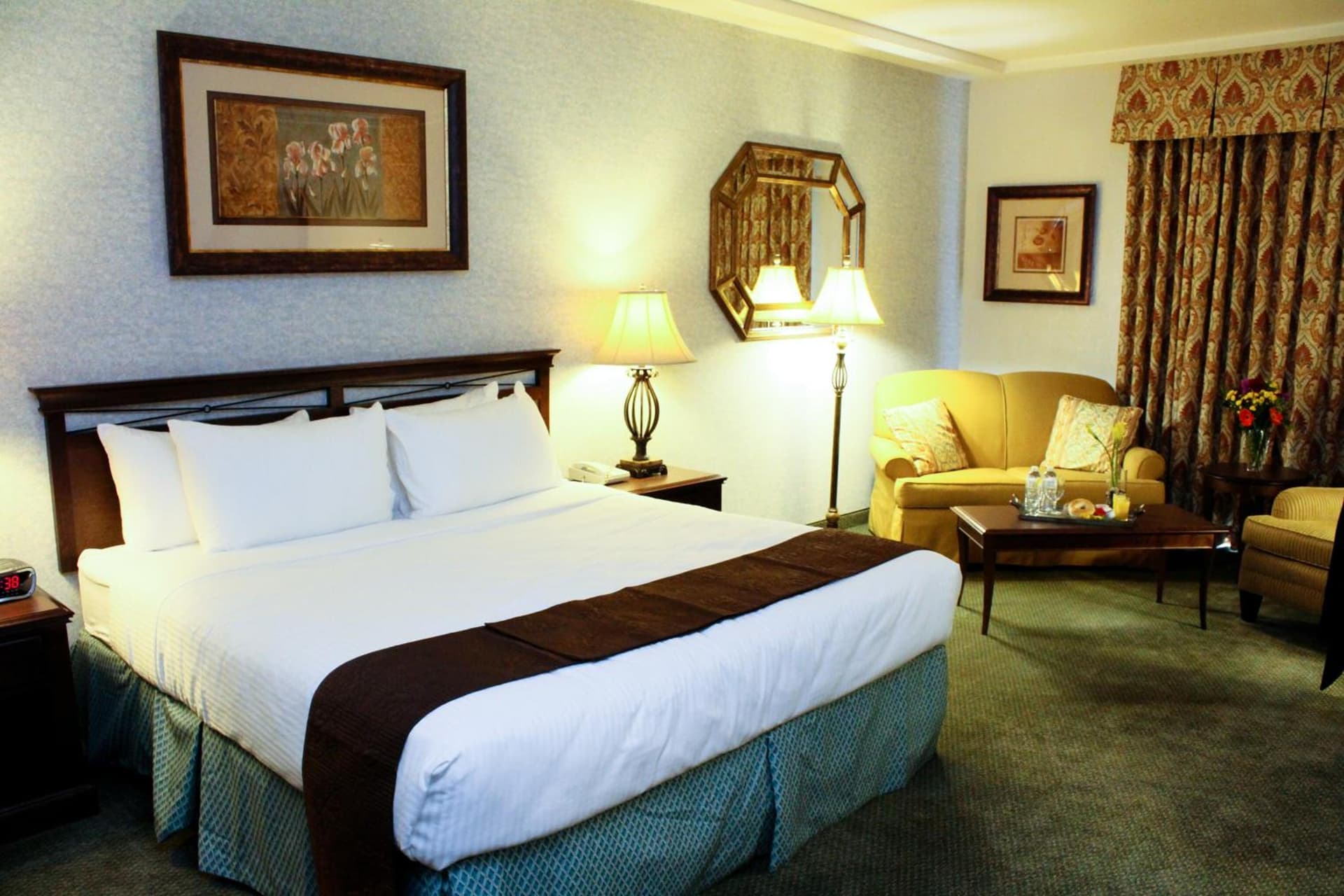 University Square Hotel gallery photo in Fresno, CA — image 5