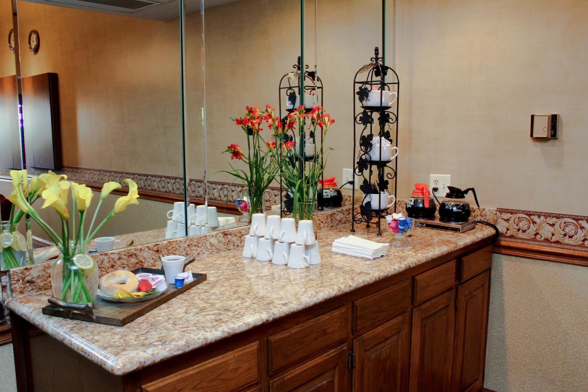 University Square Hotel gallery photo in Fresno, CA — image 10