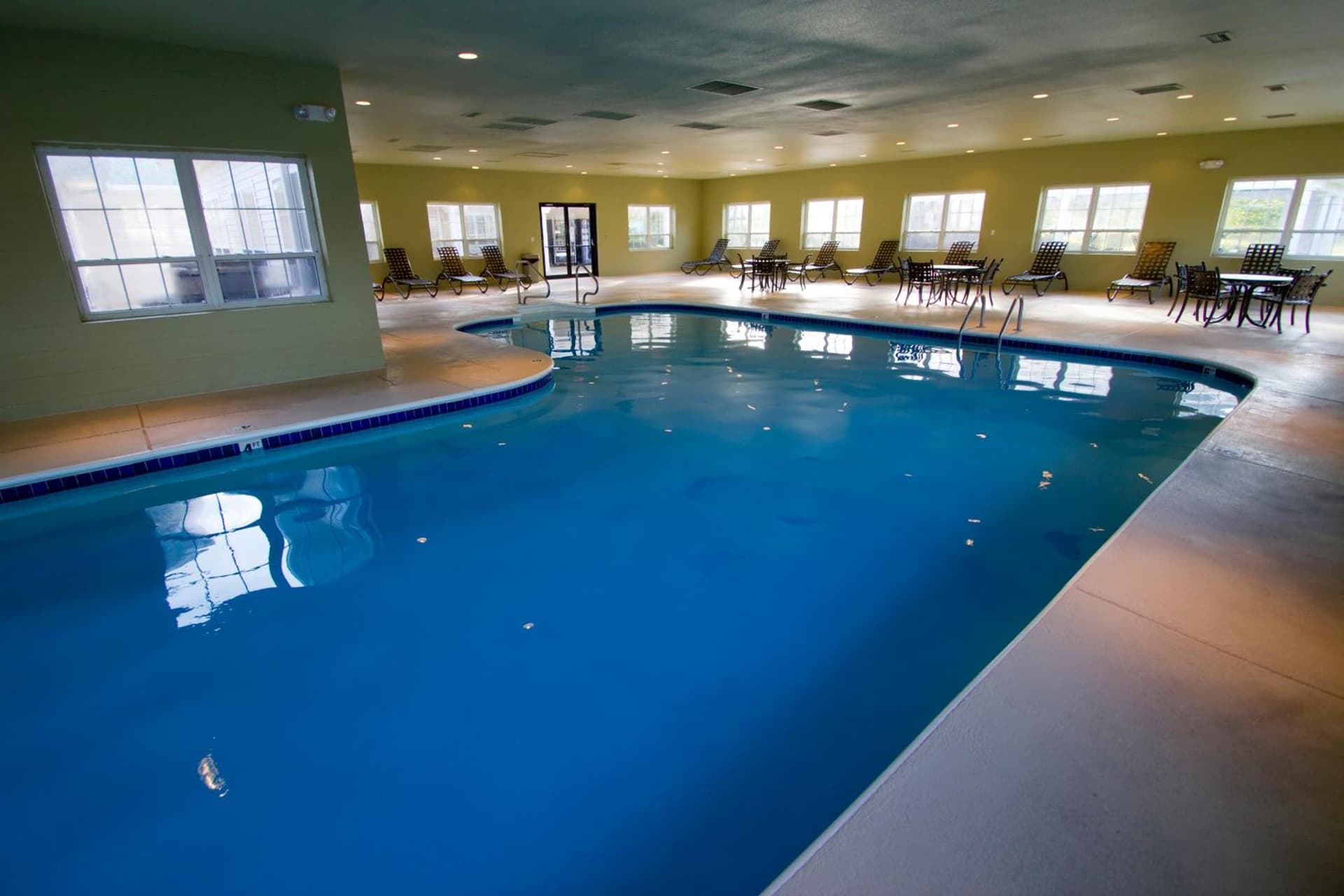 The Suites at Fall Creek interior in Branson, MO — gallery photo 2