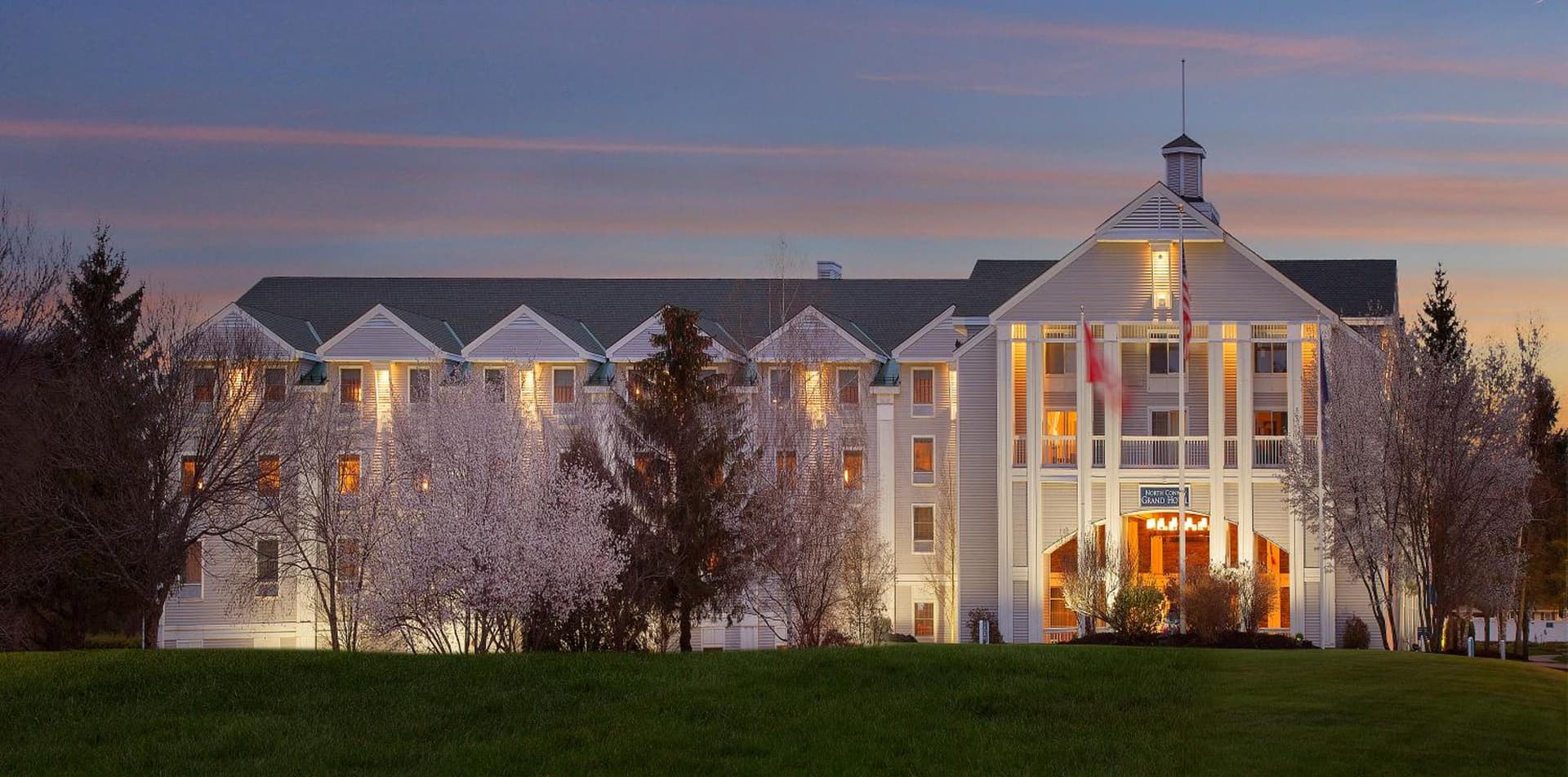 North Conway Grand Hotel interior in North Conway, NH — gallery photo 2