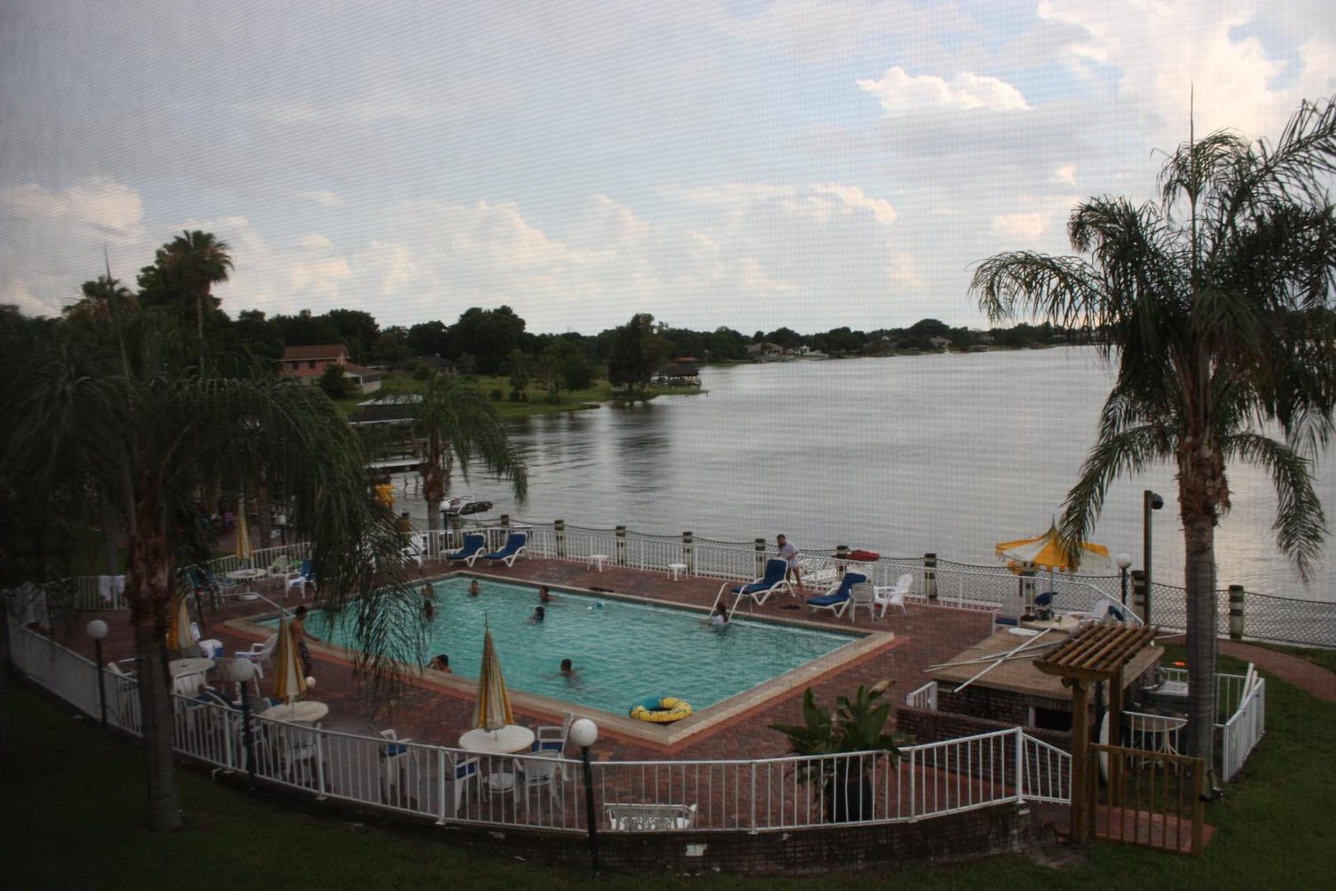 Lake Roy Beach Inn - Winter Haven interior in Winter Haven, FL — gallery photo 2