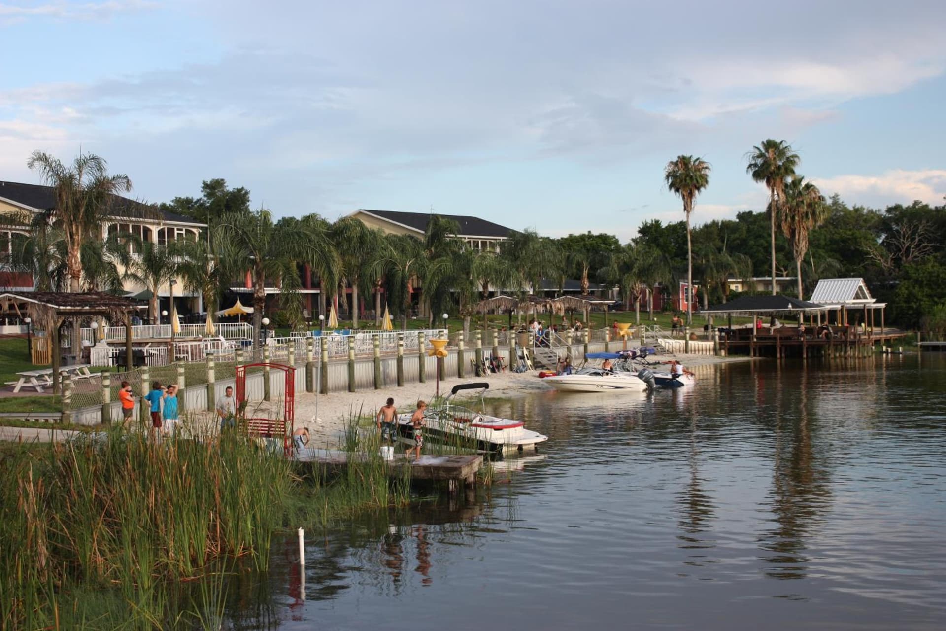 Lake Roy Beach Inn - Winter Haven gallery photo in Winter Haven, FL — image 16