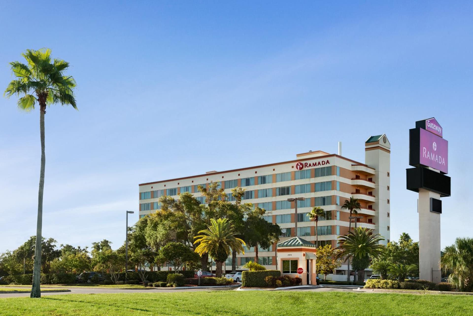 Ramada by Wyndham Kissimmee Gateway - Free Theme Park Shuttle gallery photo in Orlando, FL — image 105